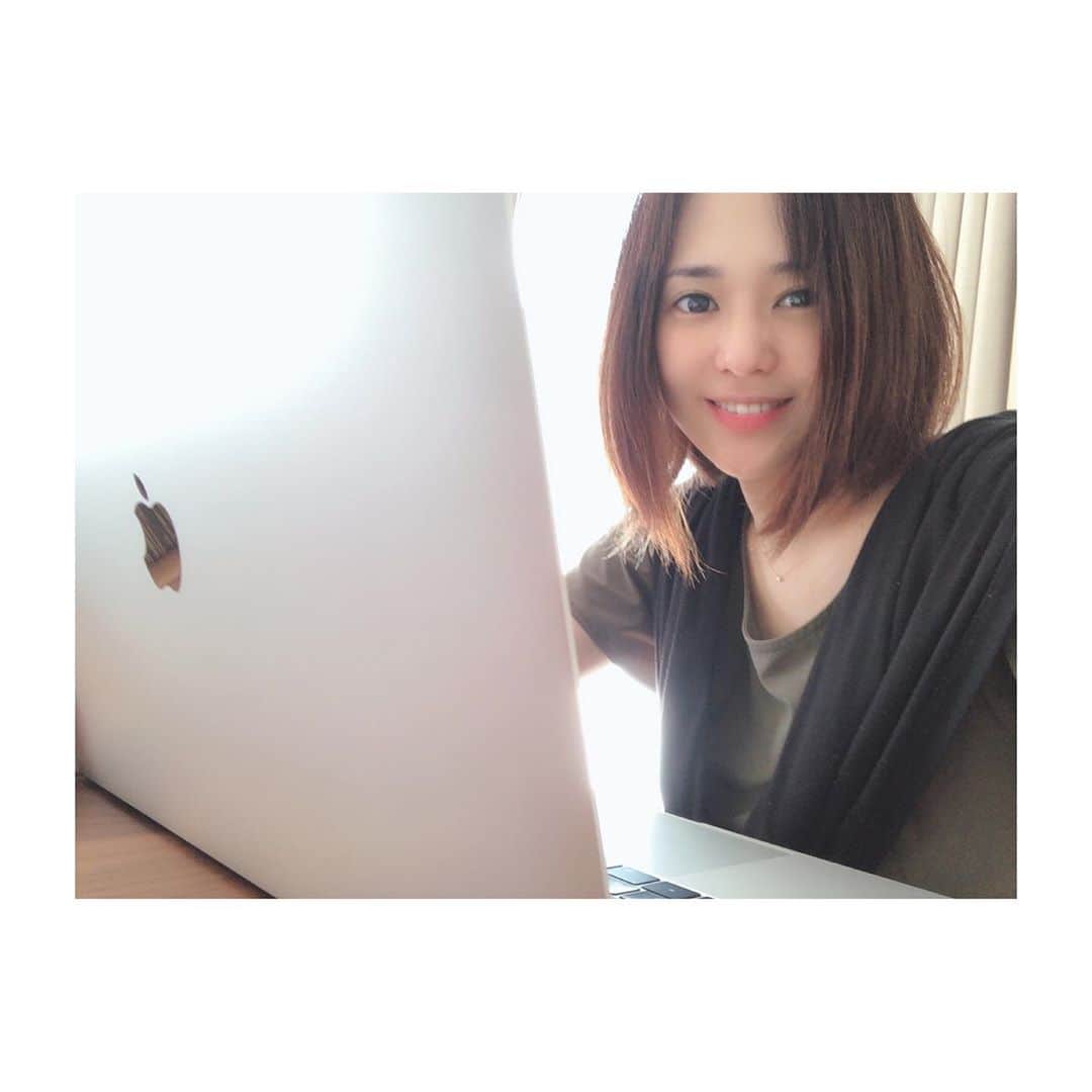 蒼井そらのインスタグラム：「I finally bought MACBOOK pro for work.」