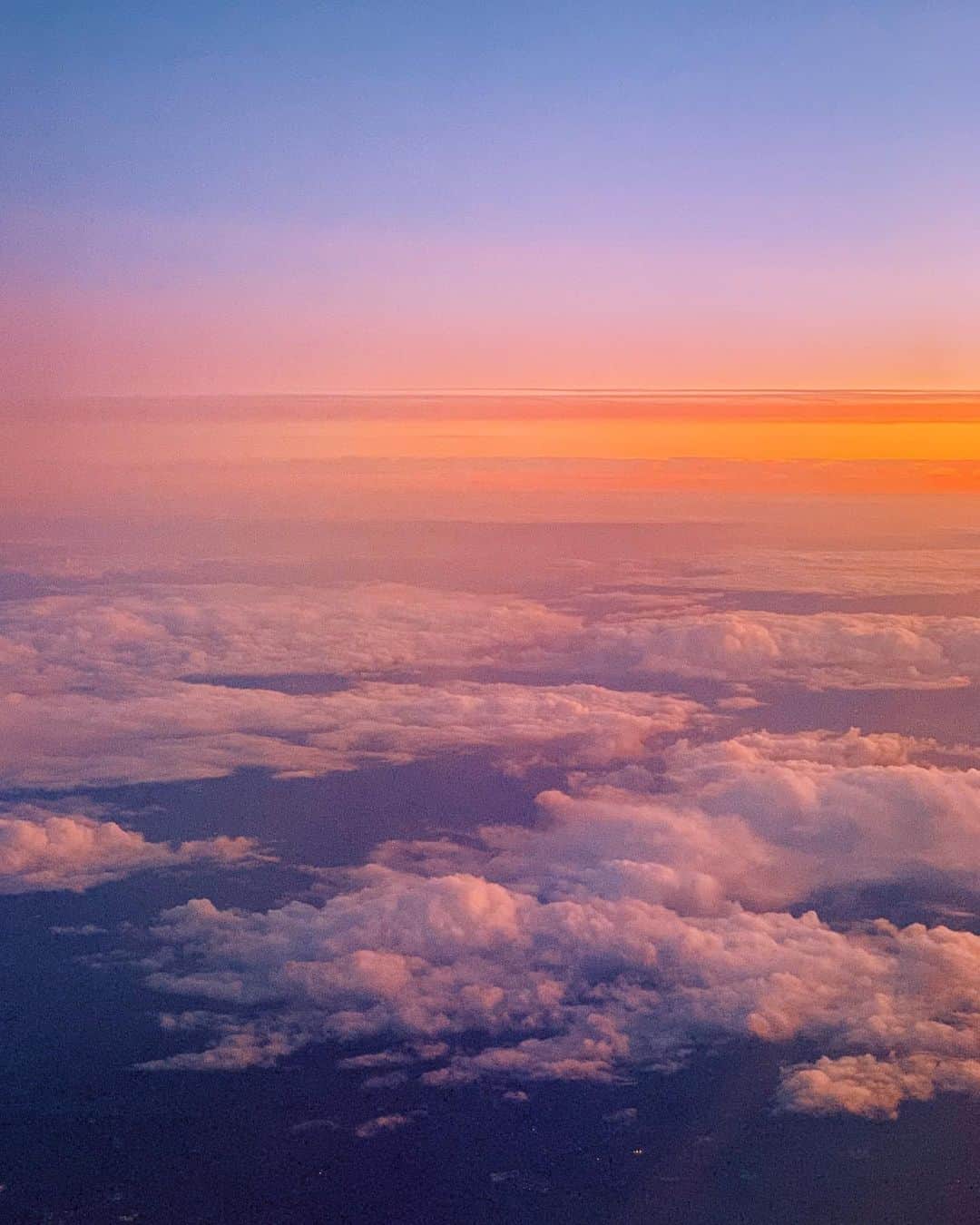 リウ・ウェンのインスタグラム：「#WenInFlight」