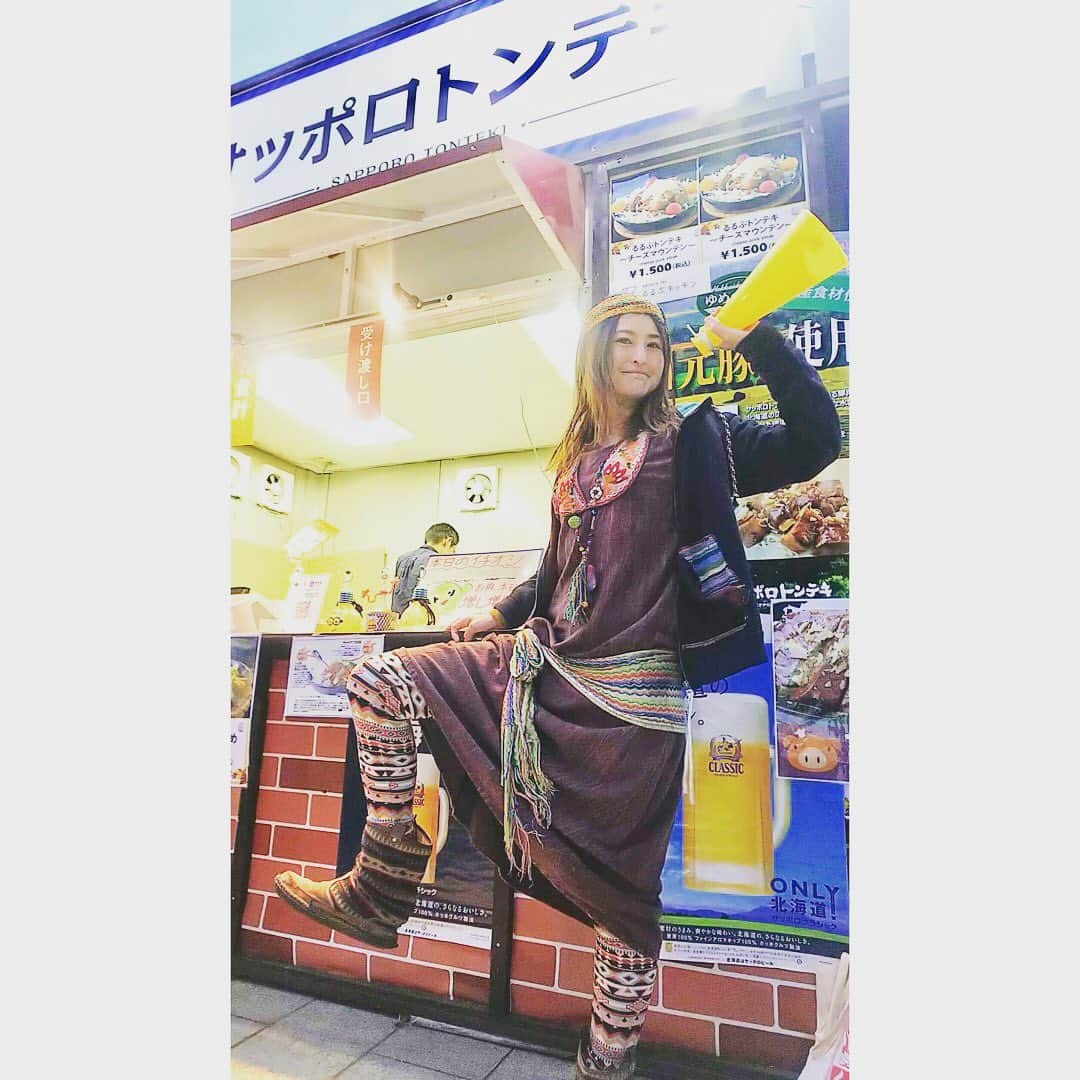 アンジェラ佐藤さんのインスタグラム写真 - (アンジェラ佐藤Instagram)「札幌オータムフェスト2019  アンジェラです！さっぽろオータムフェスト2019楽しんでますか？？？ 「さっぽろオータムフェスト2019」"４丁目会場　さっぽろウェルカムパークに"出店している 「サッポロトンテキ」さんで今日、明日の20日(金)21日㈯またまた1日店長として、出勤しまーす！( •̀ •́ゞ)ﾋﾞｼｯ!! 4元豚の「夢の大地」を使用したトンテキは肉質が柔らかくウルトラ美味しい！ タレにもこだわってて、お肉を更に引き立てるお味なのです！個人的には塩ダレが好き(〃艸〃) 15時から20時までアンジェラ店長出勤しまーす！  明日20日(金)明後日21日㈯は「さっぽろオータムフェスト2019｣のサッポロトンテキブースに来てくださいね！ 四丁目会場から五丁目会場の間の信号の近くのブースですよー＼(　´ω`　)／」9月19日 13時07分 - angela_satou