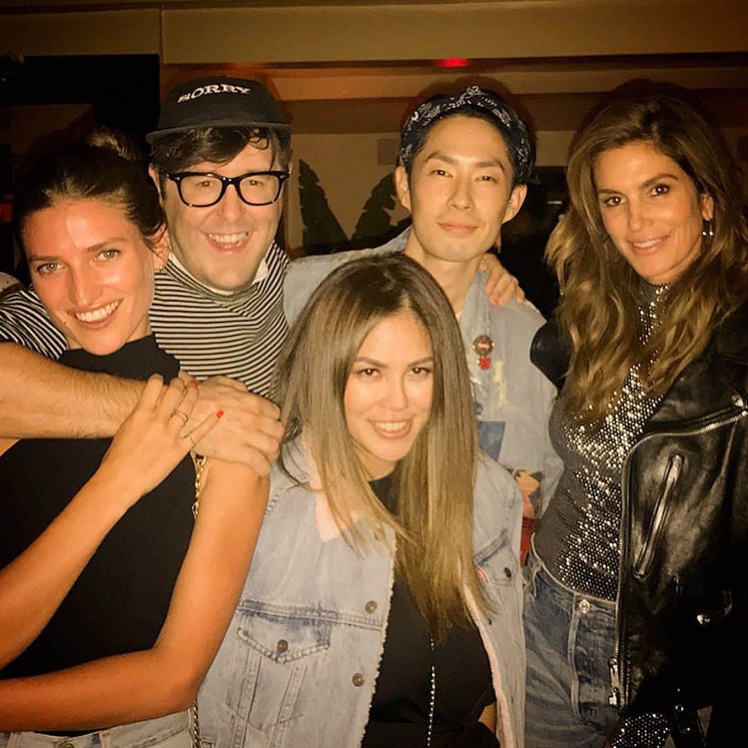 呉建豪のインスタグラム：「That one time I was introduced to the Goddess @cindycrawford... How it happened I have no idea. I blacked out after she said hello 😵 #tbt #blessingsonblessings 📸: @stacywu.vhb @177elsa 💜 @levis #moretocome」