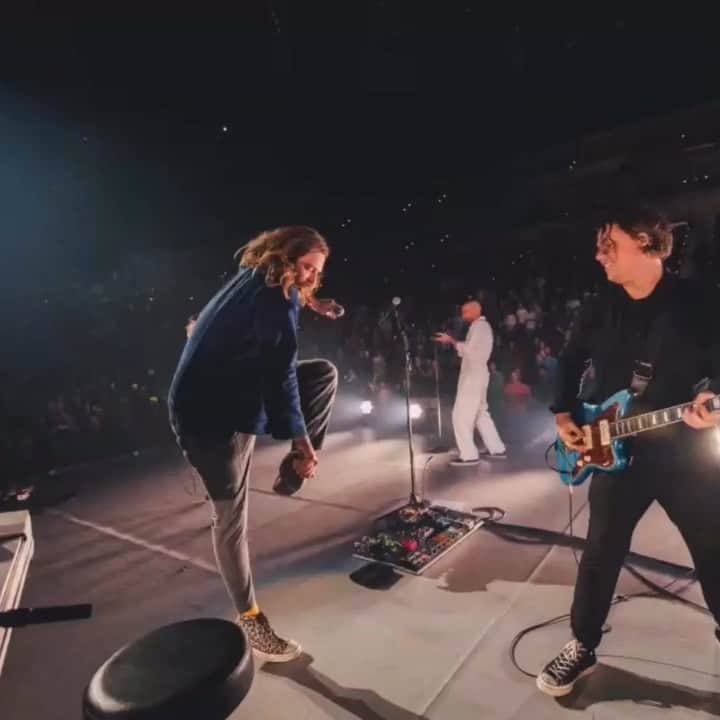 ユナイテッドのインスタグラム：「Happy 40th birthday, @joelhouston — enjoy the trip...down memory lane ✌️」