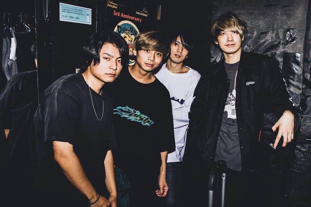 れいなかやま。のインスタグラム：「段々大人になっていく心も身体も顔も全部 一緒に大人になっていこうぜ👍🏻🔥」