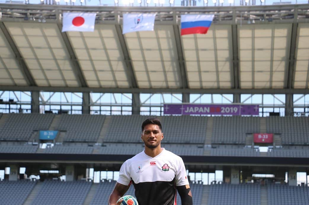 ラファエレ・ティモシーさんのインスタグラム写真 - (ラファエレ・ティモシーInstagram)「It’s been a long road to get to this moment 🙏🏾 Captain’s run done with the brothers ✊🏽 Looking forward to kick starting the World Cup tomorrow night 🏆 #RWC2019 #OneTeam #JPNvRUS」9月19日 13時42分 - timlafaele