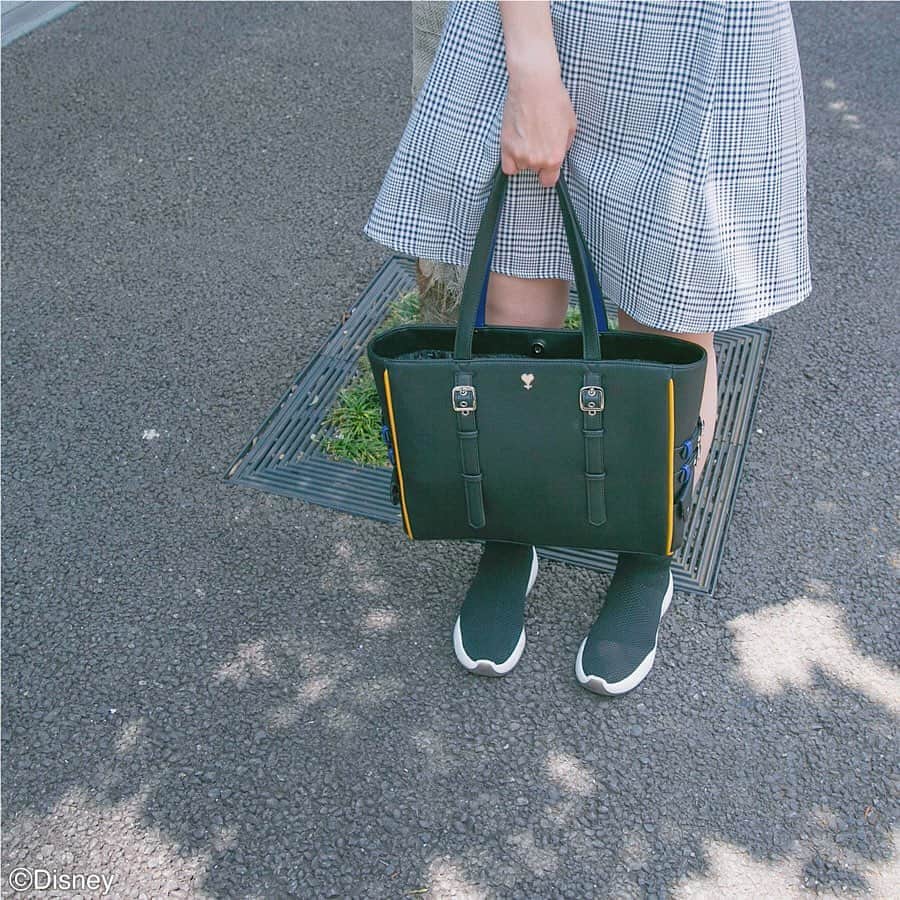 SuperGroupiesさんのインスタグラム写真 - (SuperGroupiesInstagram)「＼フォロー&いいねで／﻿ キングダム ハーツⅢのバッグをプレゼント🎁 （詳細は下からCheckしてね✅） ⠀⠀⠀⠀⠀⠀⠀ ⠀⠀⠀⠀⠀⠀ ⠀⠀⠀⠀⠀⠀ 🎁GIVEAWAY: #KingdomHearts III Bag 1️⃣FOLLOW US @supergroupies 2️⃣LIKE THIS POST  You can enter until September 25th at 23:59 JST. Good Luck! ⠀⠀⠀⠀⠀⠀⠀ ⠀⠀⠀⠀⠀⠀ 毎週木曜日は #スパグルプレゼント の日💕 今週のプレゼントアイテムは、なんと豪華👇 ──────────────────────﻿ 👜Today’s Item👜 キングダム ハーツIII #リク モデル バッグ Kingdom Hearts III Fashion Collection  #Riku model bag (including a bromide) ──────────────────────﻿ ⠀ ⠀⠀⠀⠀⠀⠀⠀ ⠀⠀⠀⠀ ⠀⠀⠀⠀⠀⠀⠀ ⠀⠀⠀⠀⠀⠀ もちろん 今回の特典、描き下ろしイラスト1枚も付きます✨ ⠀⠀⠀⠀⠀⠀ 応募条件を満たした方の中から抽選で、﻿ 【1名様】にプレゼントします🎉﻿ ⠀⠀⠀⠀⠀⠀⠀ 下記の詳細をチェックして、 #KH3 アイテムを当てよう💓 ＝＝＝＝＝＝＝＝＝＝＝＝＝＝＝＝＝＝＝＝＝＝＝﻿ 🎁キャンペーン期間🎁 9/19（木）〜9/25（水）23時59分まで﻿﻿ ⠀⠀⠀⠀⠀ ⠀⠀⠀⠀⠀ 🎁応募方法🎁 カンタン2ステップで応募できます！ ─────────────────────﻿ 1️⃣SuperGroupies 公式アカウント（ @supergroupies ）をフォロー﻿ 2️⃣この投稿を「いいね！」 ─────────────────────﻿ 📍「いいね！」する対象投稿はこの投稿を含め3つ！ 📍3つ全部に「いいね！」をすると当選確率がアップ！ ⠀⠀⠀⠀⠀⠀⠀ ⠀⠀⠀⠀⠀⠀⠀ 🎁注意事項🎁 📍当選者には10月31日(木)までに当店のアカウントからDMをお送りします。 📍当選した方はこちらのアカウント・ストーリーズ・ライブ配信にて紹介させていただく場合がございますので、予めご了承ください。﻿ ⠀⠀⠀⠀⠀⠀⠀ ⠀⠀⠀⠀⠀⠀ ⠀⠀⠀⠀⠀⠀ 🌎THIS GIVEAWAY IS OPEN TO ALL COUNTRIES. 📍The winner will get DM from us and also be announced in our stories or live video. 📍This giveaway is not sponsored, endorsed, or administered by, or associated with Instagram. ＝＝＝＝＝＝＝＝＝＝＝＝＝＝＝＝＝＝＝＝＝＝＝﻿ ⠀⠀⠀⠀⠀⠀⠀ ⠀⠀⠀⠀⠀⠀⠀ ご応募は9月25日（水）まで！⠀ たくさんの「いいね！」お待ちしております👏﻿ ⠀⠀⠀⠀⠀ ⠀⠀⠀⠀⠀ ご質問等ございましたらコメント欄にて承ります🎀﻿ ⠀ Comment below if you have any questions!」9月19日 14時13分 - supergroupies