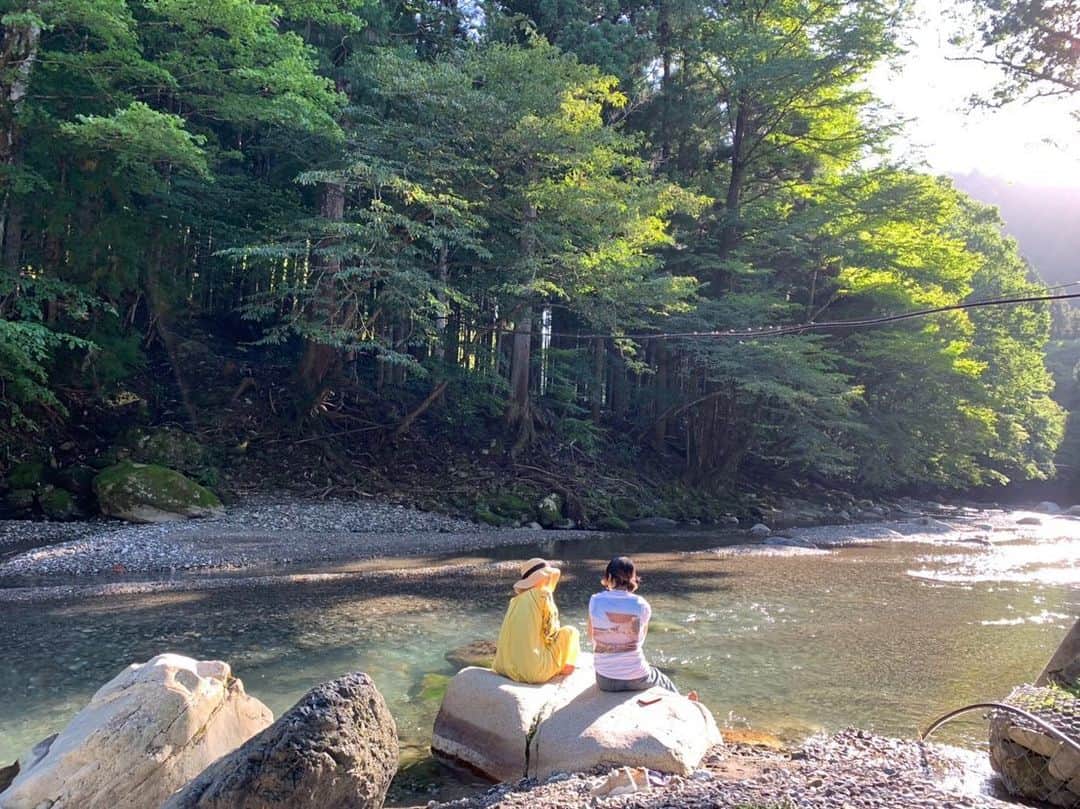 青山有紀さんのインスタグラム写真 - (青山有紀Instagram)「滋賀県での作業のあとは満月の下、地元のみなさんとバーベキュー🍻 お昼は岩魚定食をいただきました🙏😋 楽しかったー😍✨」9月19日 14時26分 - yukiaoya