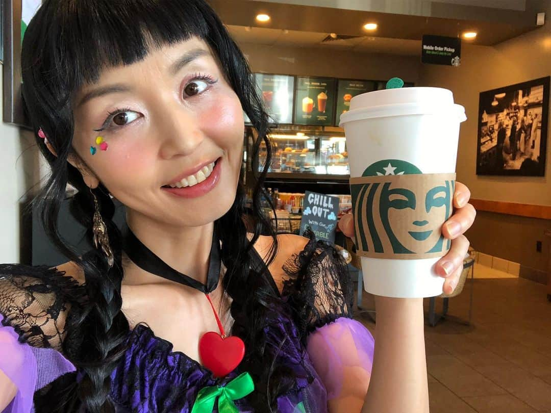 まりかさんのインスタグラム写真 - (まりかInstagram)「I see you Halloween season after my birthday🎃🤪I answered so many question from you guys while we are enjoying time at Halloween Disneyland. The video will be on my YOUTUBE CHANNEL. So please Subscribe and enjoy my channel http://ur2.link/Ingg」9月19日 14時24分 - maricahase