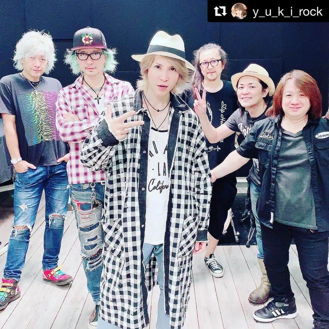 Ju-kenのインスタグラム：「Vocal summit house bandの面々とユーキちゃん  6人の脂の乗ったボーカリスト達が織り成す旋律を是非堪能しに来てください♫  #vocalsummit2019 #justindavis #rudies」