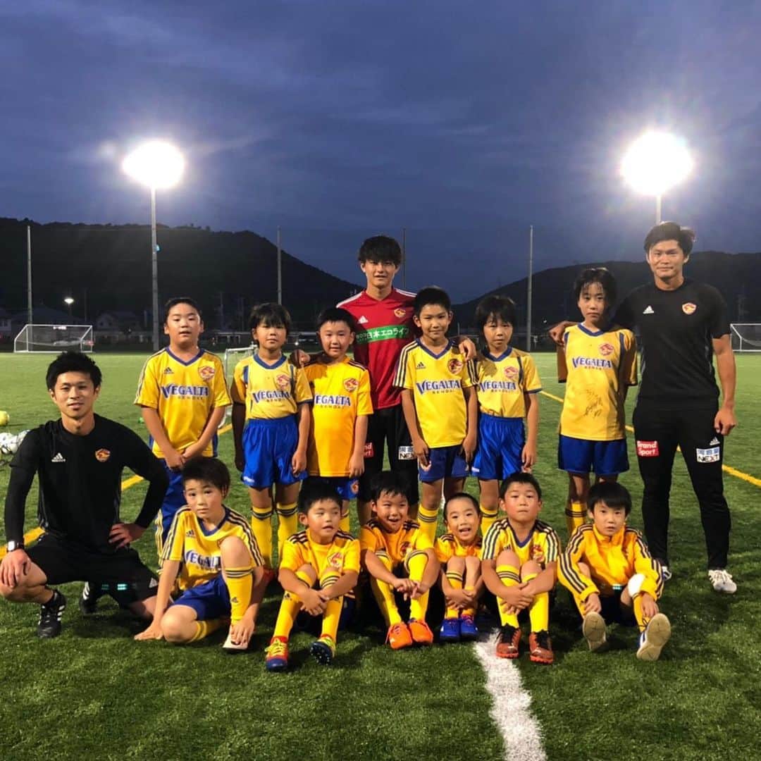 ベガルタ仙台さんのインスタグラム写真 - (ベガルタ仙台Instagram)「トップチーム選手がサッカースクール各校を訪問しました #ベガルタ仙台 #仙台 #サッカー #Jリーグ #2019シーズン #スローガン #ReVolution #田中渉 #30番 #ベガルタ仙台サッカースクール #石巻校」9月19日 14時44分 - vegaltasendai