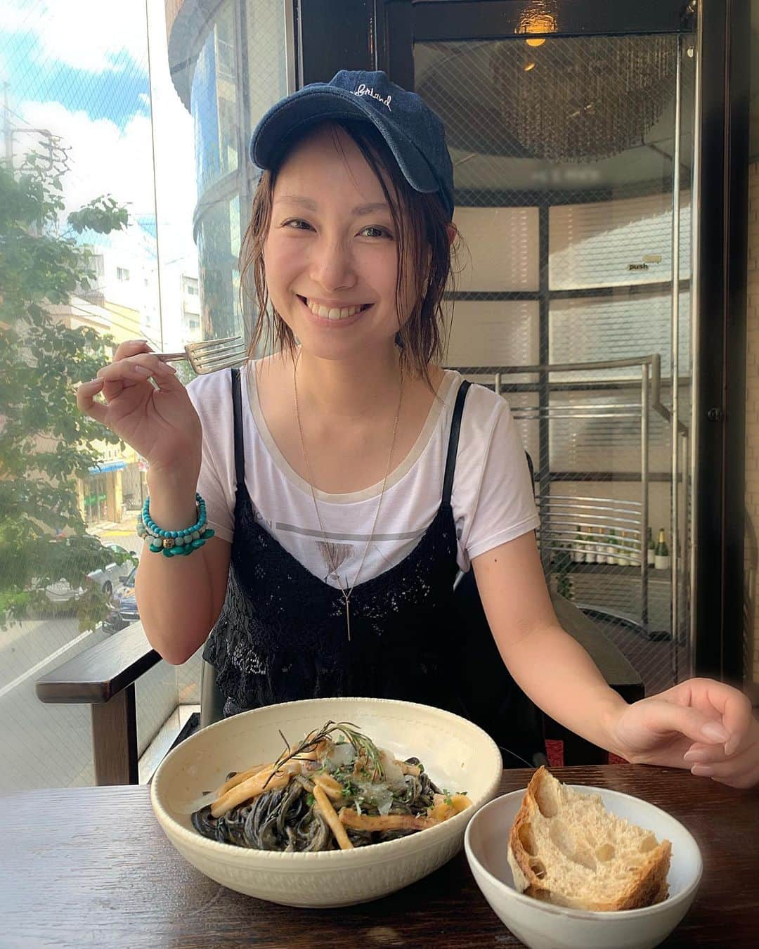 寺田有希さんのインスタグラム写真 - (寺田有希Instagram)「#lunch 🤤🍴 イカスミが練りこまれた麺美味しかったなー！歯が黒くならないのに、イカスミの風味がちゃんとあった！おススメです✨ ・ ・ #lunchtime #pasta #pastamania  #ランチ #パスタ #大好き #寺田有希 #teradayuki」9月19日 14時41分 - terada_yuki