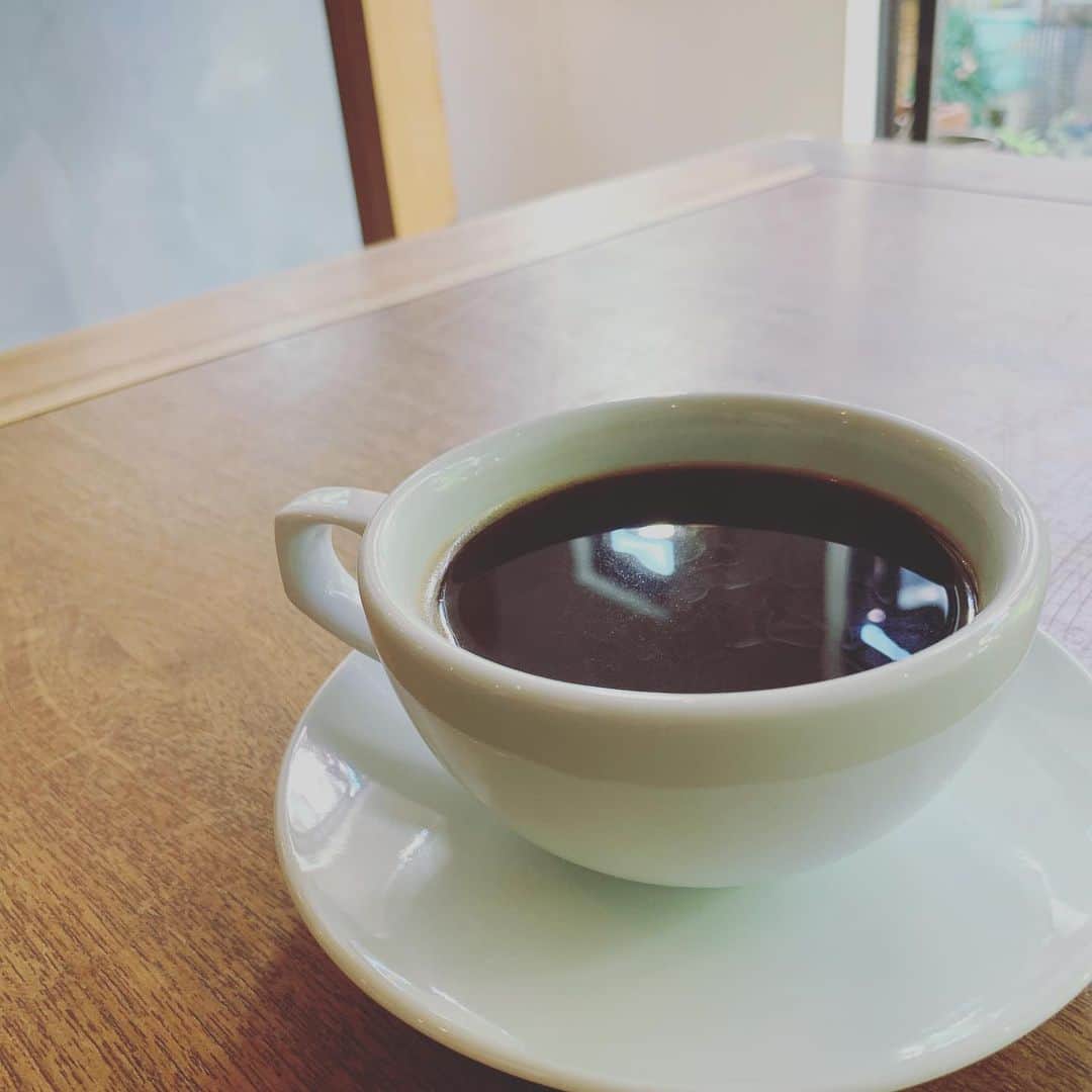 前川泰之さんのインスタグラム写真 - (前川泰之Instagram)「久しぶりのゆっくりしたオフの時間。お気に入りのカフェで美味しいコーヒーをいただいてます^_^  #コーヒー #カフェ」9月19日 14時41分 - maekawa_yasuyuki_official