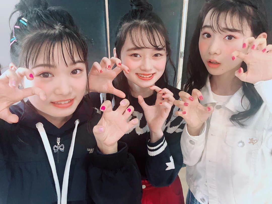 のインスタグラム：「💅 ネイルが可愛い🐶♡ . . . #近藤藍月  #高比良由菜  #丸山真亜弥  #ニコプチ」