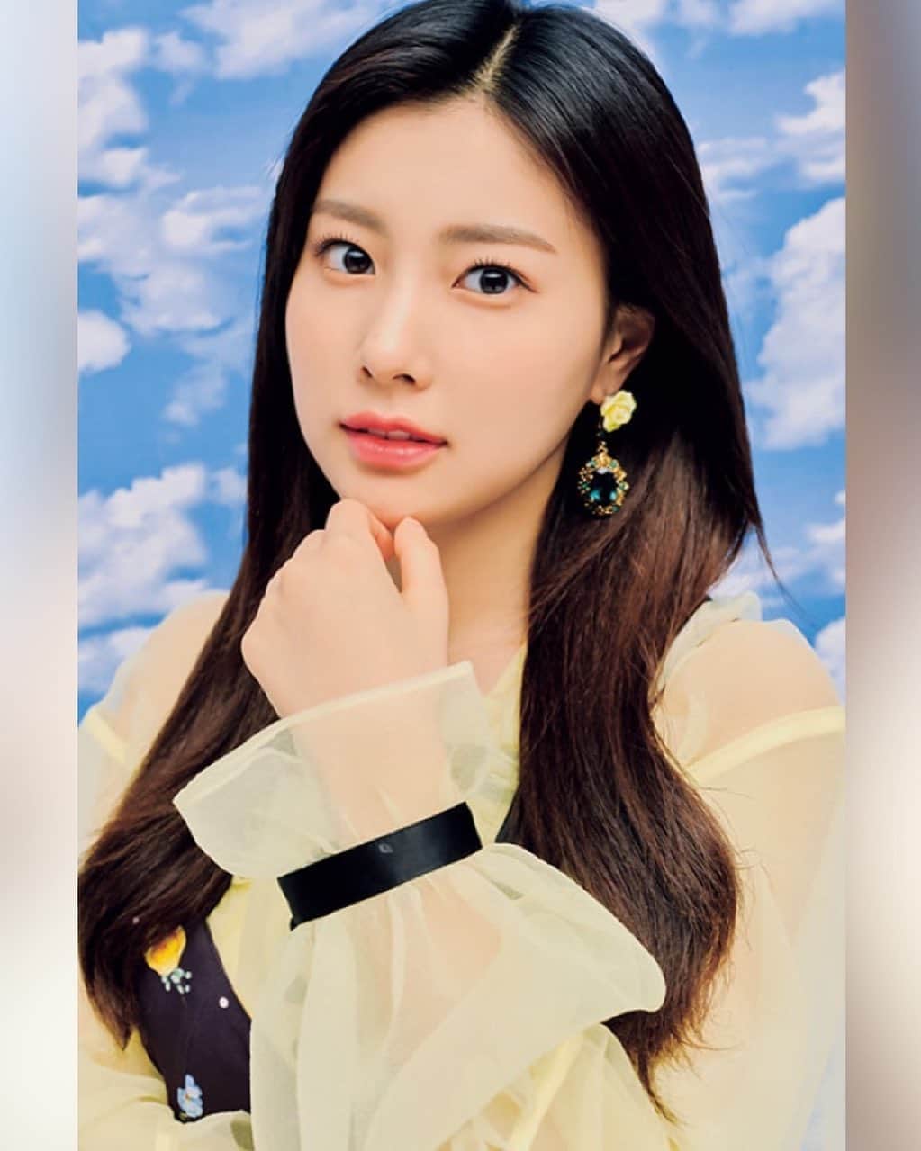 のインスタグラム：「… #IZONE #아이즈원 #アイズワン #hyewon #강혜원 #へウォン #bis」