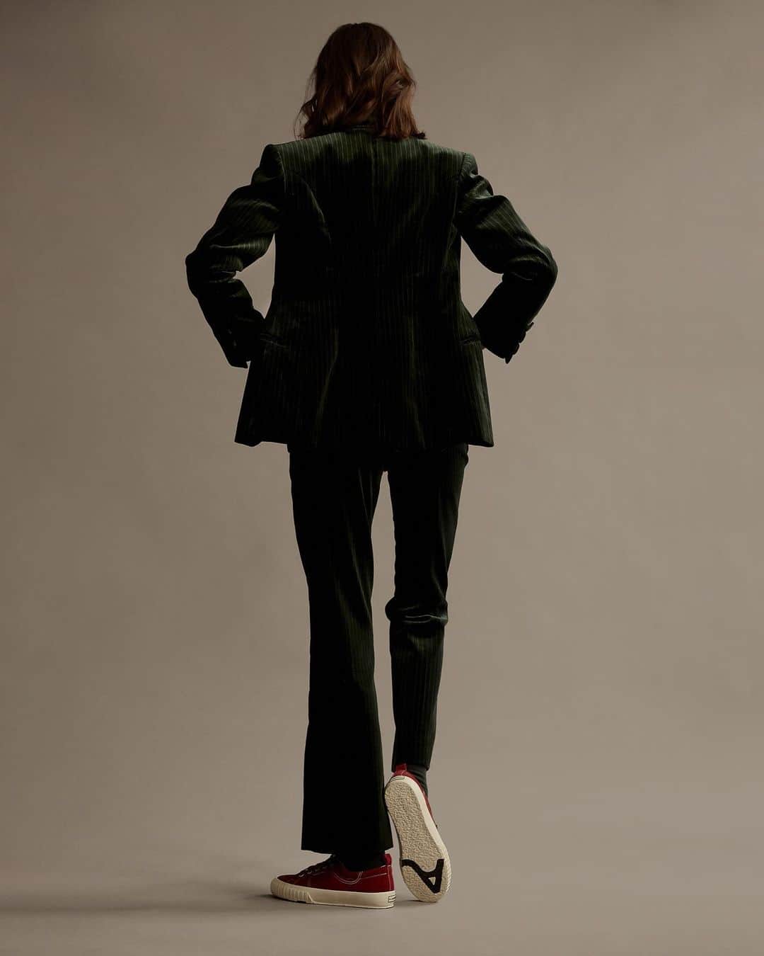 アレクサ・チャンさんのインスタグラム写真 - (アレクサ・チャンInstagram)「Don’t step on my red suede shoes」9月19日 16時16分 - alexachung