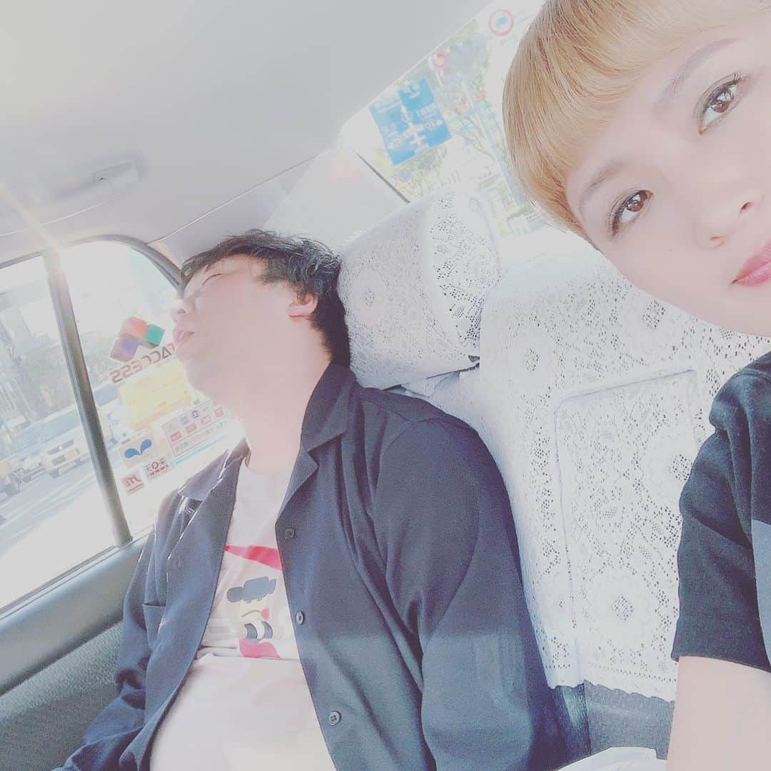 丸山桂里奈さんのインスタグラム写真 - (丸山桂里奈Instagram)「おつかれ。 まだまだ今日も終わってませんよー もうひとがんばりしましょーう🕺  #マネージャーさん #爆睡 #いつも爆睡狙い #いつもサンキュー #いい意味で #インスタバエ」9月19日 16時19分 - karinamaruyama