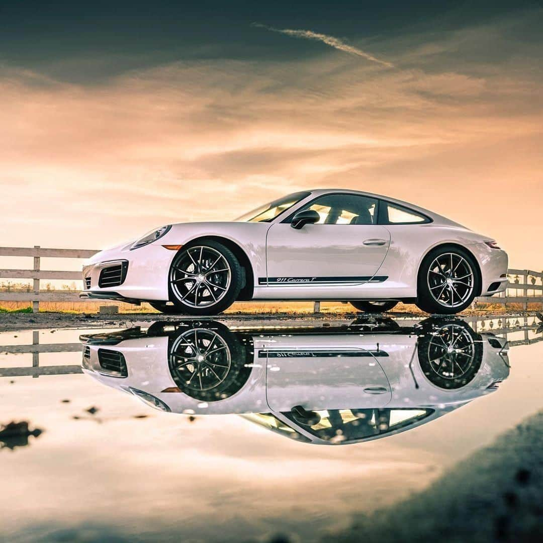 Porscheさんのインスタグラム写真 - (PorscheInstagram)「Double tap if you’d like a spin in this 911 Carrera T. #PorscheMoment #911 #CarreraT (📷: @justin_keys_) _ Combined fuel consumption in accordance with EU 6: 911 Carrera T: 9,5-8,5 l/100 km; CO2 emissions: 215-193 g/km」9月19日 16時30分 - porsche