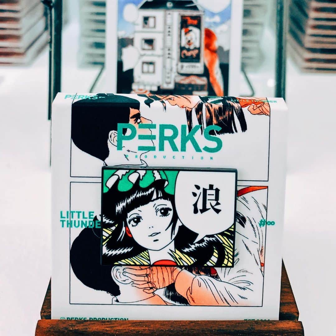 門小雷さんのインスタグラム写真 - (門小雷Instagram)「三格漫畫。  今次 @perks.production 整嘅藻與浪與無限襟章，真係好精細好靚✨  https://www.perksproduction.com/littlethunder2019」9月19日 16時30分 - littlethunder