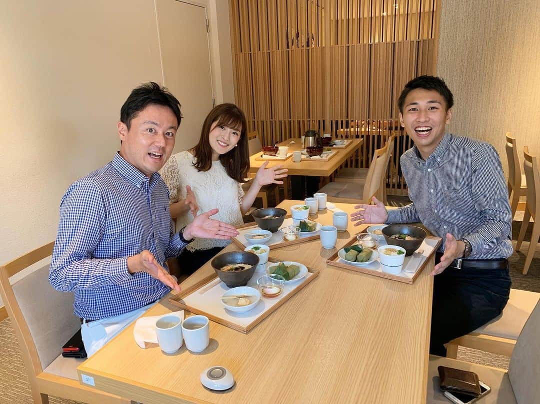 本野大輔さんのインスタグラム写真 - (本野大輔Instagram)「奈良の桜井市で三輪そうめん。 岩原アナ、中村アナと桜井市に読み聞かせの授業に行ってきました。  帰りのランチは【三輪そうめん】 糸のように細く、それでいてコシが凄い！ 美味しい時間でした。 ある日の昼下がりの風景です。 #読売テレビ #アナウンサー#本野大輔 #中村秀香 #岩原大起 #三輪そうめん #奈良 #桜井市 #ランチ」9月19日 16時52分 - daisuke.motono_ytv