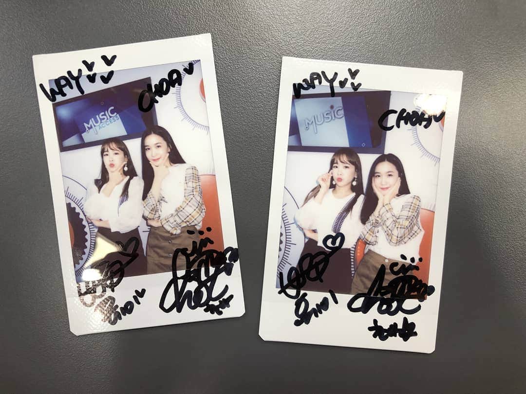 ウェイ のインスタグラム：「💙💚💛🧡💜」