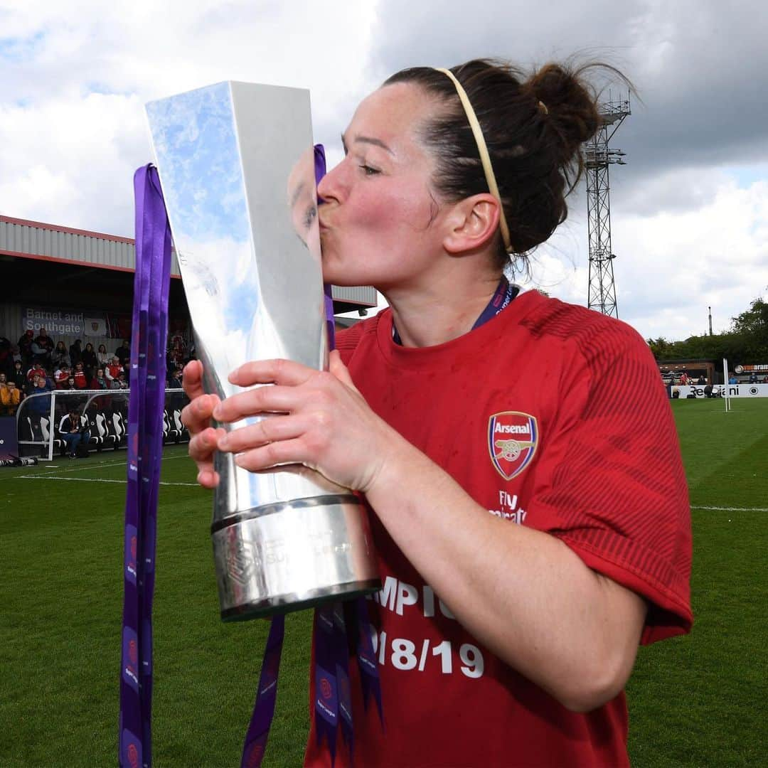 Arsenal Ladiesさんのインスタグラム写真 - (Arsenal LadiesInstagram)「HAPPY BIRTHDAY, @EMSMITCH3 🥳 We hope you have a good one 😊」9月19日 17時24分 - arsenalwfc