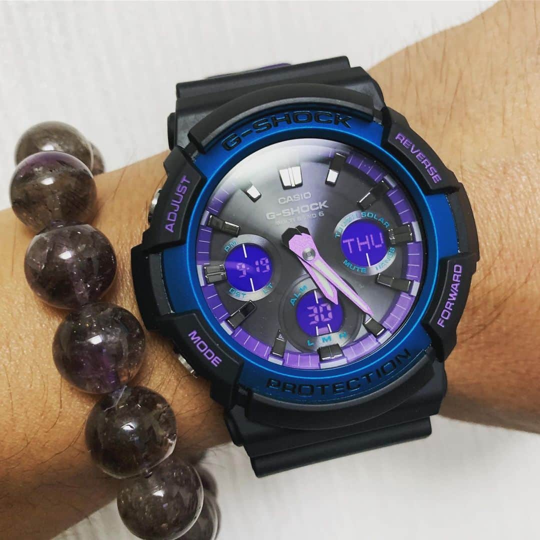 小林 ディスカスさんのインスタグラム写真 - (小林 ディスカスInstagram)「New G-SHOCK👱🏾‍♂️💙💜💙⌚️ 付けながら作業してしまうので、 やっぱり強度のあるG-SHOCKが好きだす👱🏾‍♂️ 最近は、パープルもかなり気なるカラーっ子テンション👱🏾‍♂️💜💙💜⌚️ #tokyo #japan #new #watch #gshock #purple #パープル #today #likeit #ディスカステンション #東京」9月19日 17時29分 - discus_kobayashi