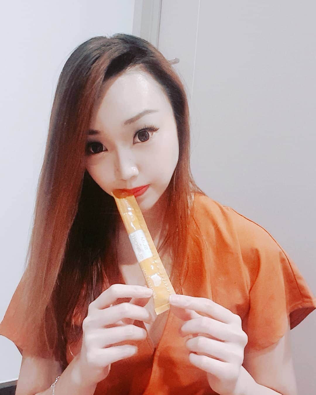 Nicole Chenさんのインスタグラム写真 - (Nicole ChenInstagram)「Shop at @sleeks.co After 1 week of taking the @vermilionjelly I realised I got rid of my toxin and slim down 1 to 2 kg :) Check out the video on the 4 post.  #VermilionJelly #SlimSupport  To all my followers if you buy it on their website you will receive a 30% discount when they use your promo code "vjnicole"  Or if you buy on @sleeks.co website and key in "djnicole"」9月19日 17時41分 - nicolechen.tv