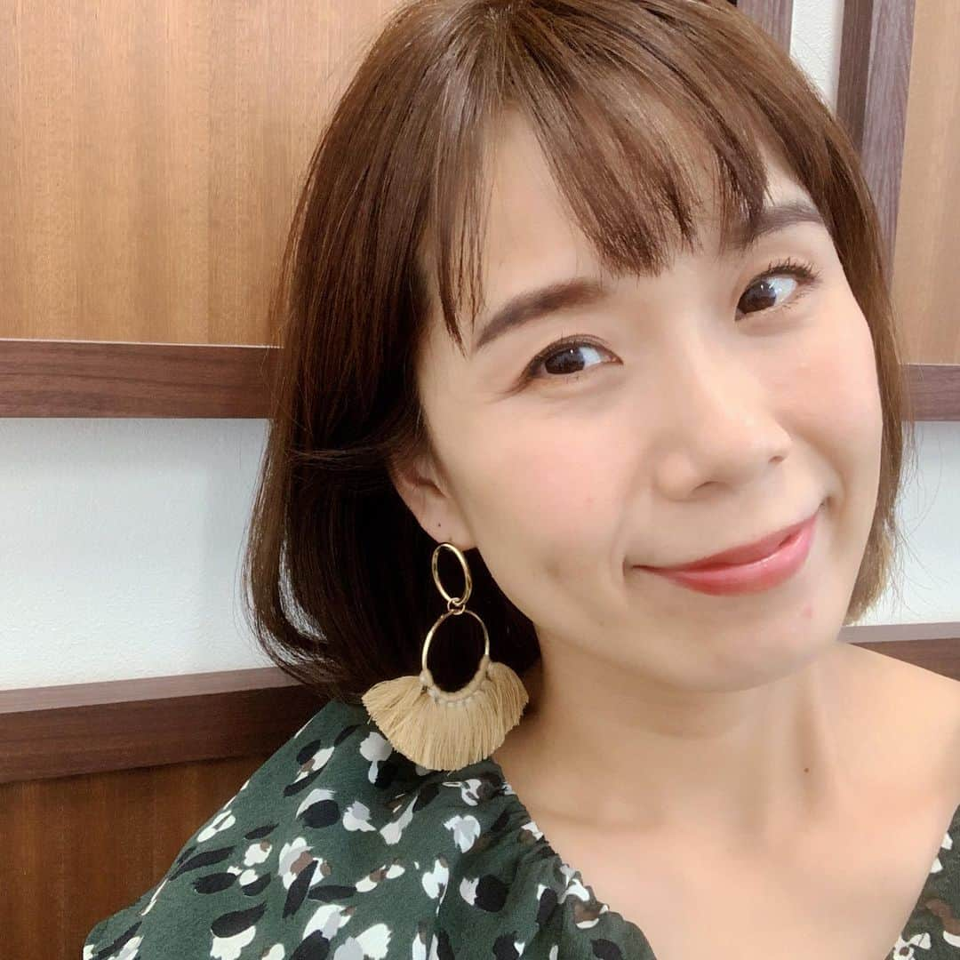 河島あみるさんのインスタグラム写真 - (河島あみるInstagram)「今日のゲツキン衣装はこちら💁‍♀️ 気になっていたものの。。。なかなか手を出せずにいた レオパード柄🐆が着られて大満足でした😝 @primrosecloset418  #chinon #谷町六丁目#大人コーデ#レオパード柄#セレクトショップ大阪」9月19日 17時59分 - amiru_kawashima