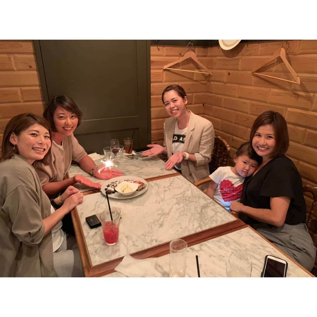 星奈津美さんのインスタグラム写真 - (星奈津美Instagram)「ボンバーがんばれ会🥰 束の間のオフに時間を作ってくれてありがとう♥♥ 山梨のおいしいシャインマスカットもありがとう😘🍇（笑） Go to Tokyo2020!!いつも応援してるよ😆✨ #みんな同い年 #スイマー  #水泳の話で盛り上がる #と思いきや #大人な話もしました  #いろんな意味でねw  #みんな頑張ろう😂👍」9月19日 18時06分 - ntm_hoshi