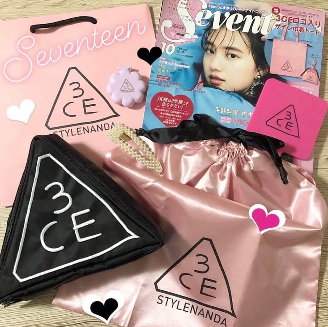 Seventeenさんのインスタグラム写真 - (SeventeenInstagram)「【インスタ映え写真ボシュウ✨結果発表】 インスタを見ているみんな！ 「映え～！な３CEロゴ入りサテン巾着トート」インスタ写真ボシュウに応募してくれてありがとう！ . たくさんの応募の中から、Seventeen編集部が選んだ映え～な写真を５枚発表するよ💕 選ばれた５名には３CEのポーチをプレゼント🎁✨ おめでとうございます～！ 編集部からＤＭを送るから楽しみに待っててね！ . 映えておしゃかわ♡な、３CEロゴ入りサテン巾着トートがついたSeventeen10月号は月末まで発売中～！ まだ持っていないコは、書店に急いでね😘 . #Seventeen #セブンティーン #雑誌 #付録 #3CE #STジェニック #セブンティーン10月号ふろく #ルームで募集した映え写真発表は24日　#こちらはSTchannelで発表するよ #こちらもお楽しみに！」9月19日 18時15分 - seventeenjp_mag