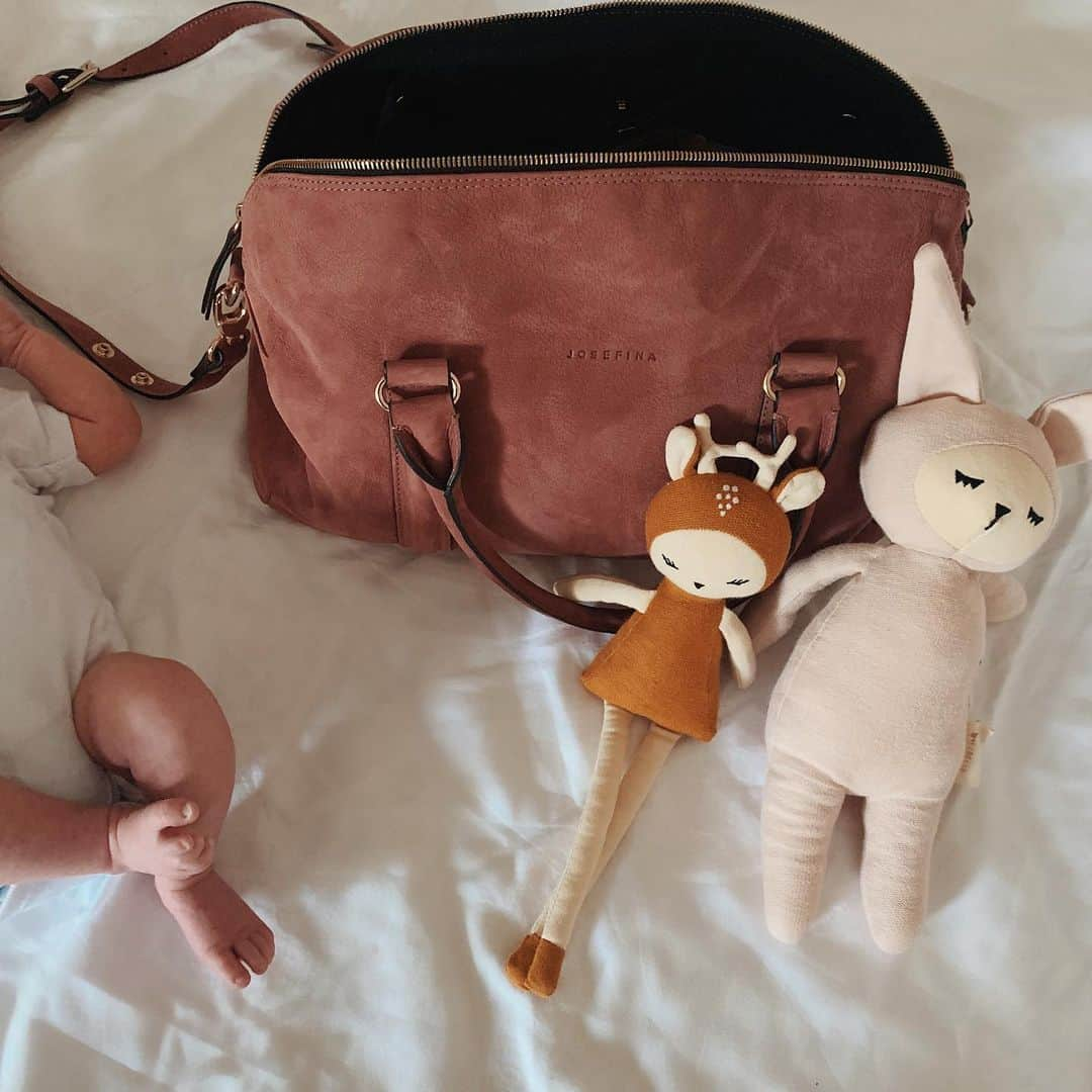 Carolineさんのインスタグラム写真 - (CarolineInstagram)「Les bellas! CONCOURS TERMINÉ ! Aujourd’hui je vous propose de remporter ce sublime sac à langer @josefinabags que vous pouvez personnaliser avec les initiales de votre enfant ! Il est très léger, pratique à emporter partout avec soi!  Pour  tenter de le remporter: - Like ce post - Abonne toi à @josefinabags & @beauteactive - Invite deux amies en commentaire  Fin du concours dans une semaine! Bonne chance à toutes! 🍀」9月19日 18時16分 - beauteactive