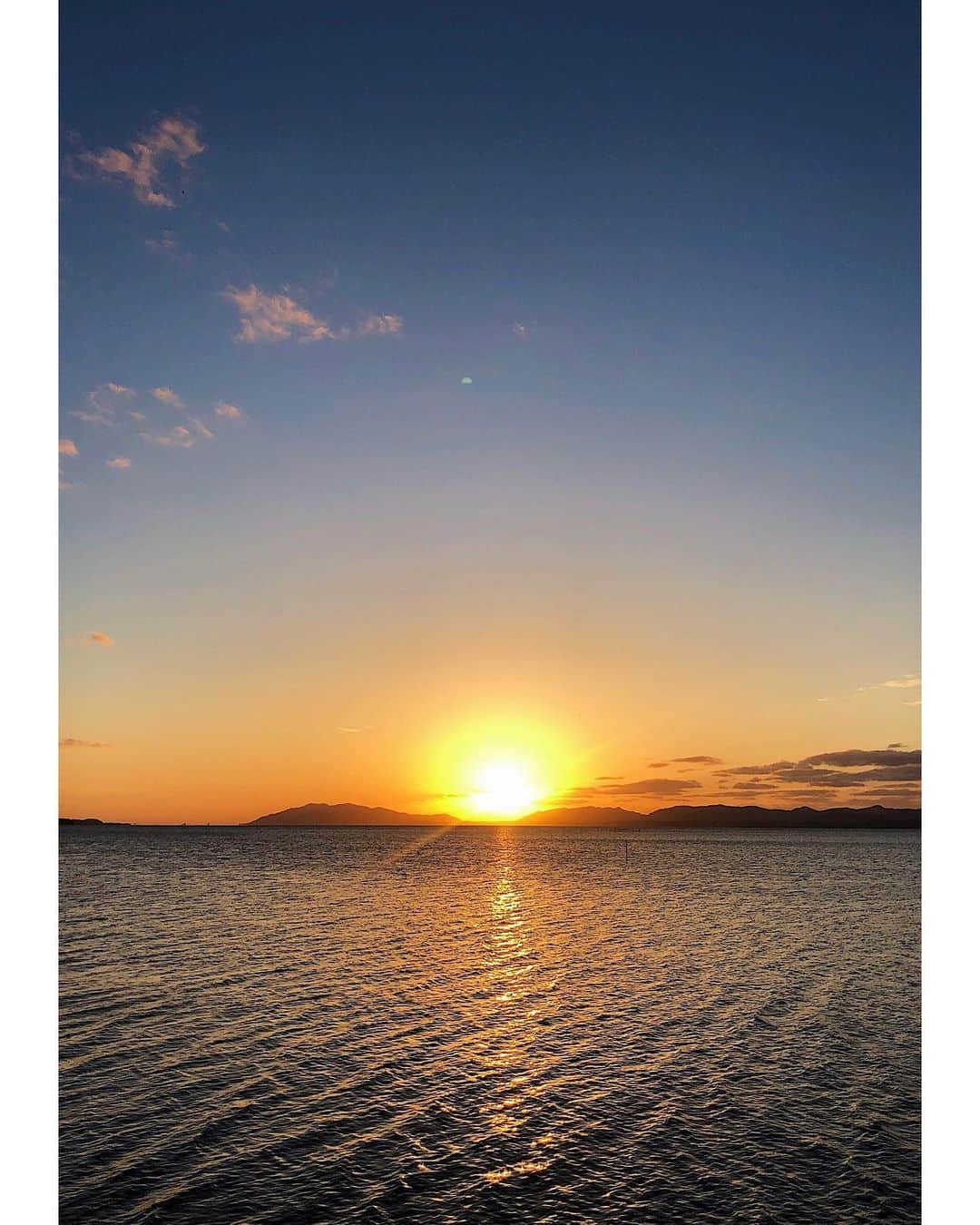 山田弥希寿さんのインスタグラム写真 - (山田弥希寿Instagram)「・ 感動の夕日。 共有します！ ・ #宍道湖 ・」9月19日 18時21分 - mikitoshi_617