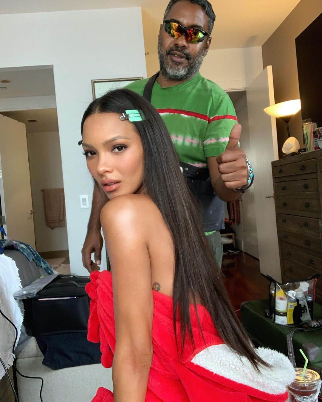 Carolina Gonzalezさんのインスタグラム写真 - (Carolina GonzalezInstagram)「☀️LAIS 💛Morning BTS Throwback @laisribeiro @themartyharper #makeupCarolinaGonzalez #CGonzalezBeauty #LaisRibeiro #Diosa 💛」9月19日 18時30分 - cgonzalezbeauty