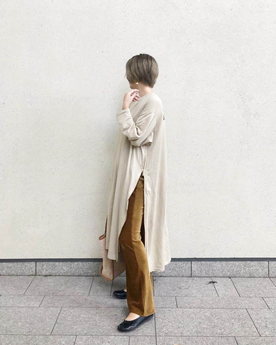 yoka1124さんのインスタグラム写真 - (yoka1124Instagram)「☆☆☆ ・ ・ @39_editors さんのイベントコーデ ・ ・ @uniqlo_ginza 新作の #コーデュロイフレアパンツ (丈長め) これは着心地が良すぎて、、、💗🐰 フレアな感じも好き 寒くなったらブカブカニットと合わせたいなー ・ ・ 今日聞いた格安スマホ IIJmio（アイアイジェイミオ）さんの話にビックリ、、 1600円からとか、、そんなに安いんですね 電波とかあまり普通の携帯とも変わらないし手続きも簡単そうだし 親に勧めてみようかな！！！ ・ ・ ・ ・ ・ ・ ・ #uniqlo #uniqloginza #uniqlo新作 #わたしの暮らし2019 #格安スマホ#IIJmio#通信費 #きれいめコーデ #きれいめカジュアル  #大人カジュアルコーデ #大人カジュアル  #code#coordinate#ootd#instafashion#今日のコーデ#ママコーデ#ママファッション#男の子ママ#coordiful#mineby3mootd#ponte_fashion#r_fashion#秋コーデ#大人女子#高身長女子 #プチプラコーデ」9月19日 18時40分 - yoka1124