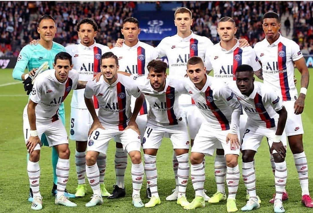 マルコ・ヴェッラッティのインスタグラム：「🔴🔵」