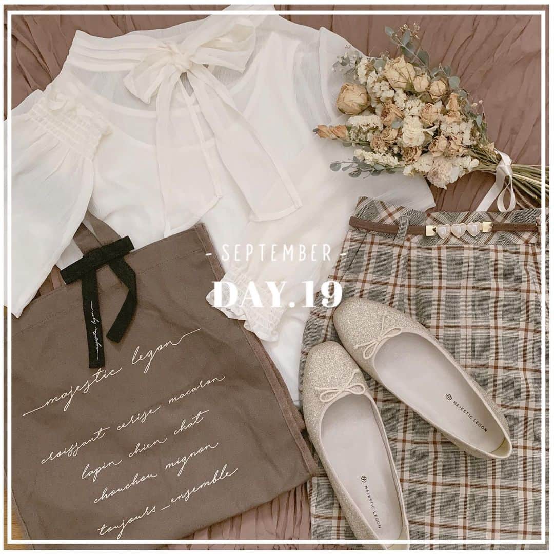 Majegirl Officialさんのインスタグラム写真 Majegirl Officialinstagram 秋のお気に入りアイテムたち Photo By Majegirl Mari マジェスティックレゴン マジェ マジェガール 秋 秋コーデ チェックスカート フェミニンコーデ 置き画くら部 置き