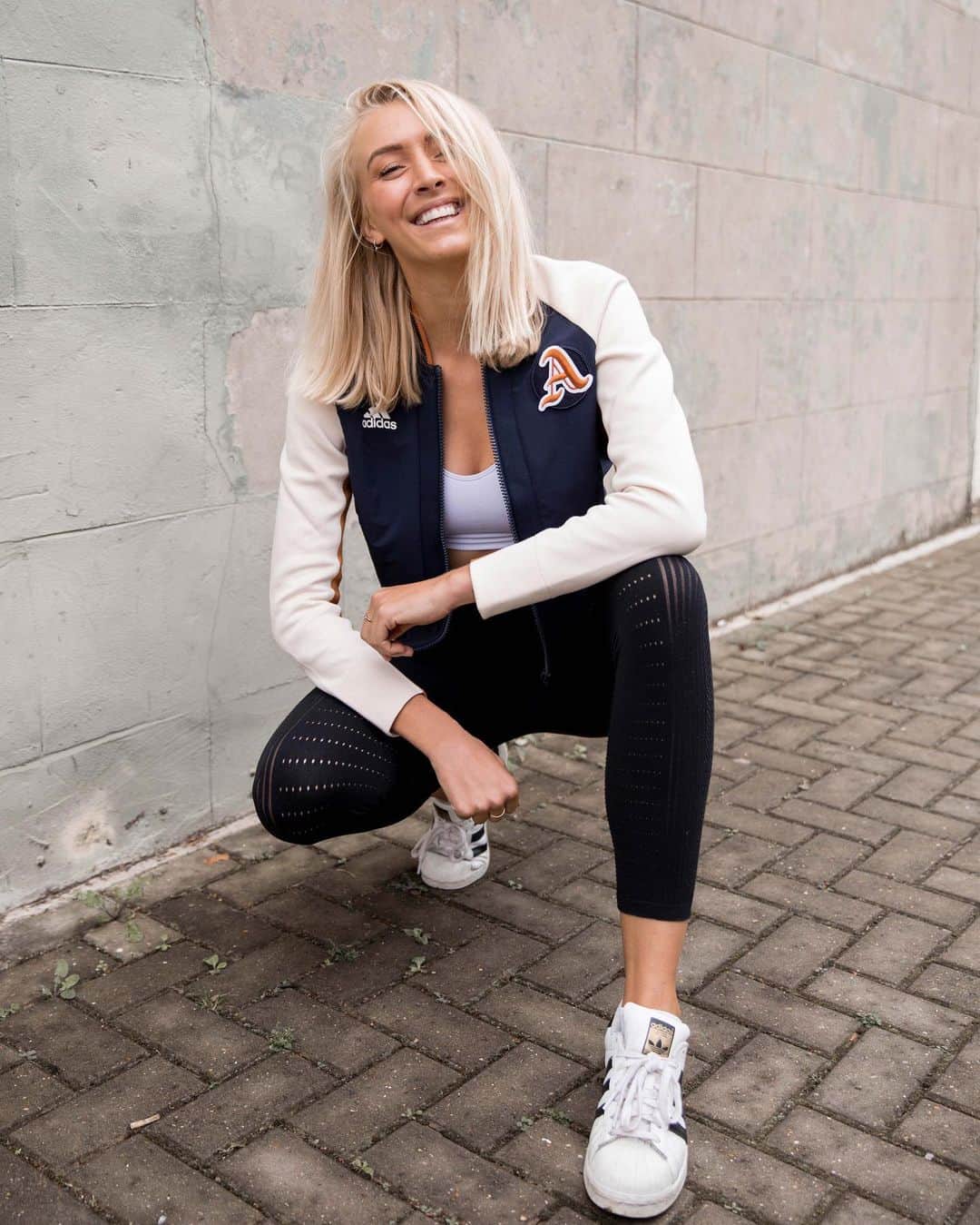 Zanna Van Dijkさんのインスタグラム写真 - (Zanna Van DijkInstagram)「Proud to be part of the A Team 🙌🏼 I’m coming up to three years representing @adidas and I still pinch myself every day! They constantly blow me away with their innovation and new releases - like this epic VRCT jacket 😻 Complete with customisable patches! It makes me feel like I’m in an American movie 😝🇺🇸 #werepresent #createdwithadidas Photo: @lydiaxcollins」9月19日 19時17分 - zannavandijk