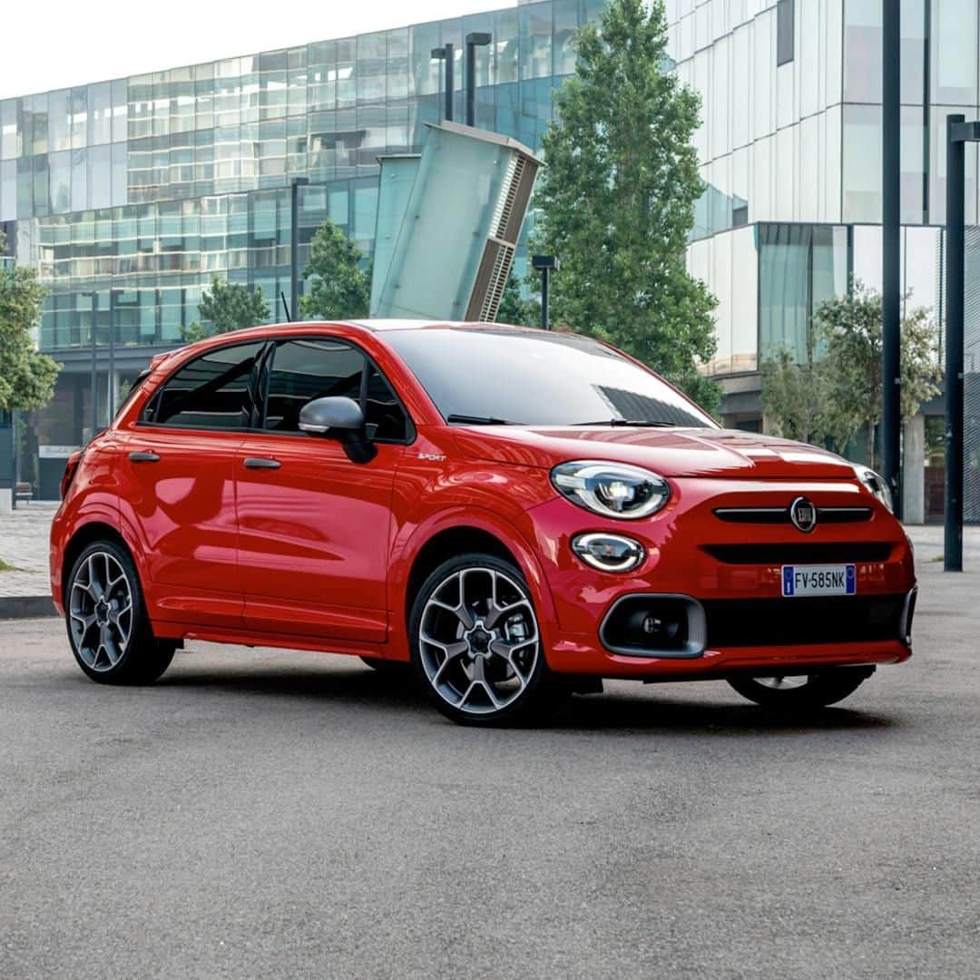 Fiat さんのインスタグラム写真 - (Fiat Instagram)「The power of attraction. Discover the bold look of the New #Fiat500X #Sport. #Fiat」9月19日 19時30分 - fiat
