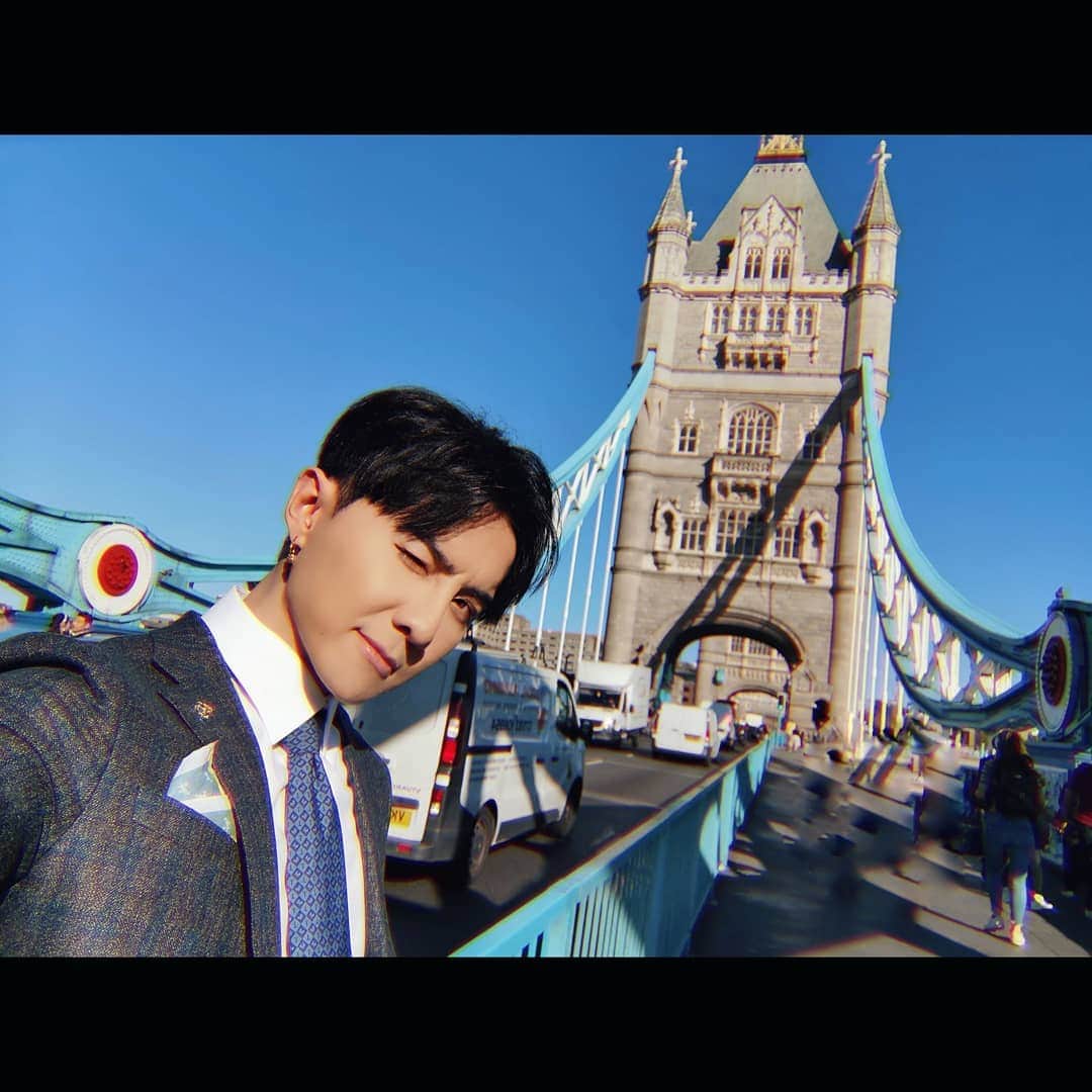 ダンソン・タンのインスタグラム：「工作 拍✖✖ #london #DT #HOTHEART #唐禹哲 #SEVENDAYS」