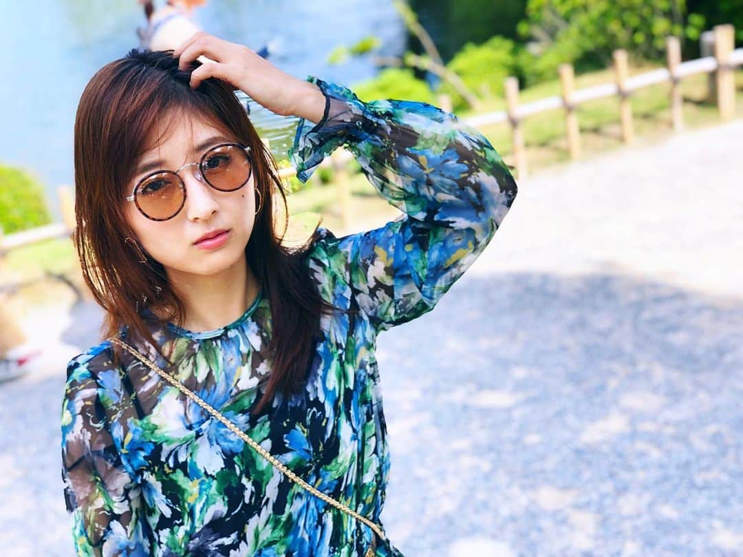 岡田彩花さんのインスタグラム写真 - (岡田彩花Instagram)「. 舞台が終わって、久しぶりの旅行へ💗🙂 . 初めての北陸！石川！金沢！！✨ . てか写真映りで本当に痩せたことを実感する…🤤 . そして太って帰ることになるんだろうなぁ…💜🤔笑 . . . #石川 #石川旅行 #石川県 #金沢 #金沢旅行 #旅行 #北陸 #北陸旅行 #兼六園 #trip #travel #traveler #japan #kanazawa #kenrokuen #緑 #ootd #fashion #followme #follow #me #ishikawa #green . #岡田彩花 #あやかんぬ #ayakaokada #シグマセブン #シグマセブンフェイス #女優 #タレント」9月19日 20時15分 - ayakaokada1108