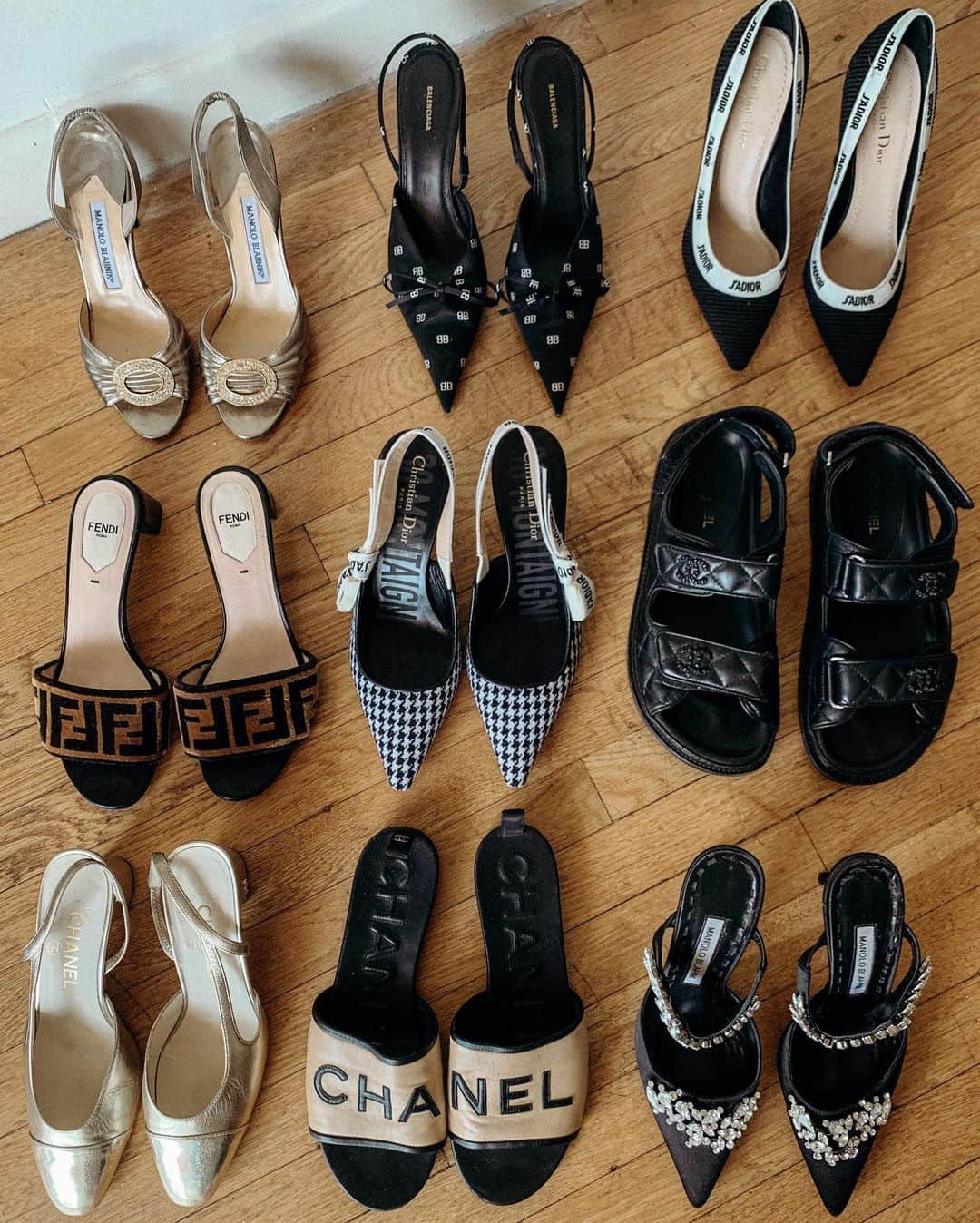 Collage Vintageさんのインスタグラム写真 - (Collage VintageInstagram)「Organizing my shoe closet! 👠👡🥿 #collagecloset」9月20日 5時50分 - collagevintage