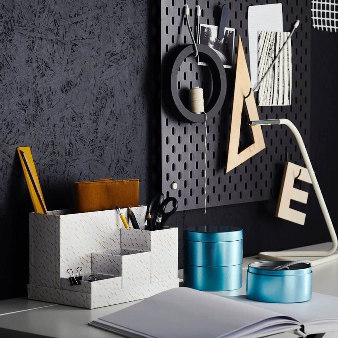 IKEA USAさんのインスタグラム写真 - (IKEA USAInstagram)「Maximize your desk space by keeping it clear. A desk organizer is perfect for pens and pencils while a pegboard lets you make use of wall space too.  TJENA Desk organizer, $4.99」9月20日 6時01分 - ikeausa