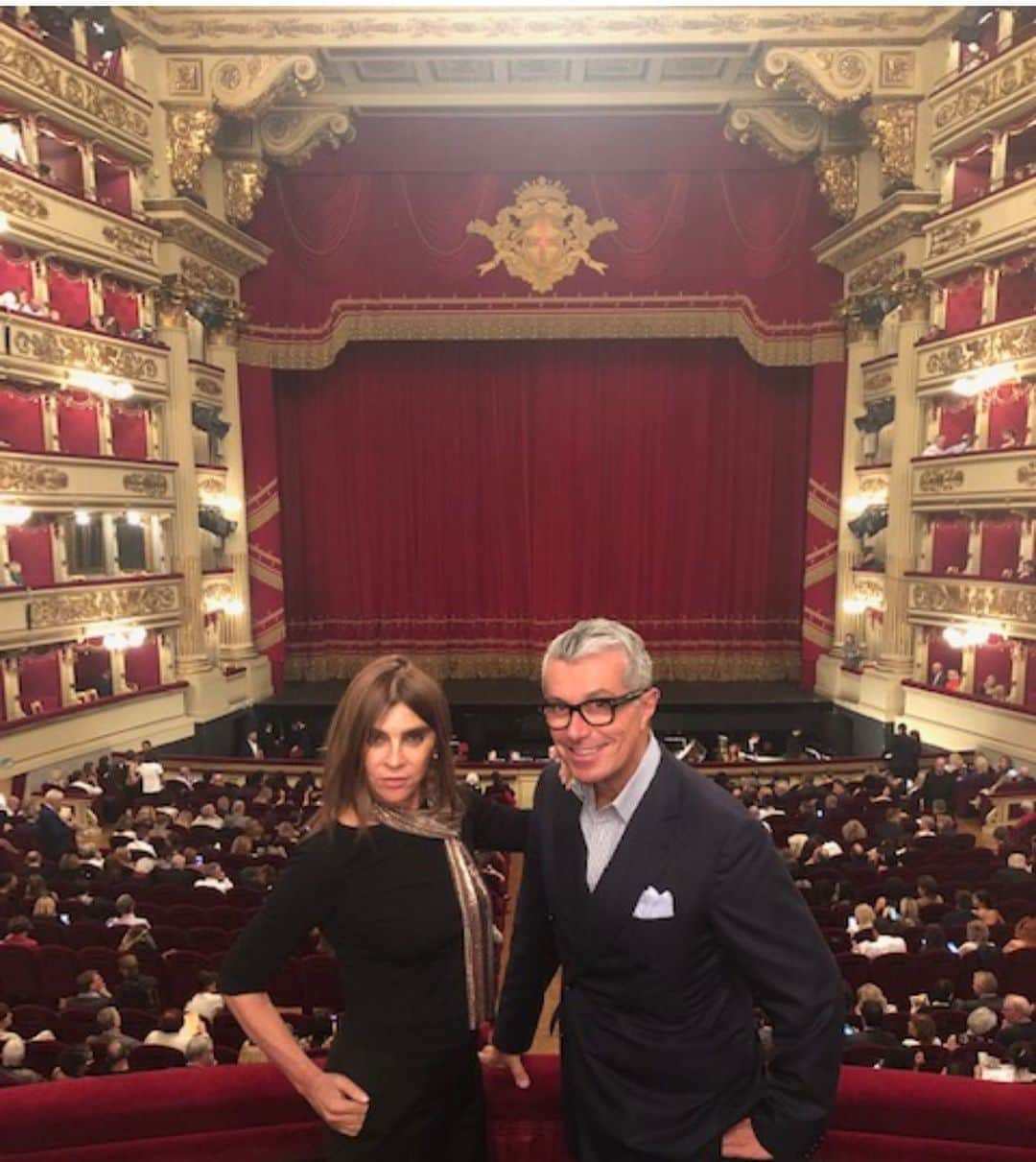 カリーヌ・ロワトフェルドさんのインスタグラム写真 - (カリーヌ・ロワトフェルドInstagram)「Best birthday treat🌹 thanks @officialdavidhallberg @giorgioguidotti15 #teatroallascala #Gisele」9月20日 6時09分 - carineroitfeld