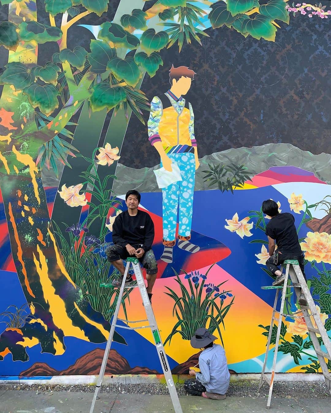 松山智一のインスタグラム：「Day 10 : gettin’ near but not quite. #bowerywall  やっと後半戦💪 @goldmanglobalarts @phirewire @kiri_okuyama」