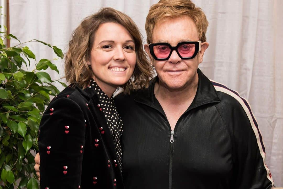 エルトン・ジョンさんのインスタグラム写真 - (エルトン・ジョンInstagram)「I had the best time in Tacoma! 👍 Two great crowds and a lot of fun catching up backstage with so many friends - @brandicarlile, @aliceinchains, @radiodelilah and @pearljam’s Eddie Vedder. #EltonFarewellTour #tourdiary 📷: @bengibsonphoto」9月20日 6時58分 - eltonjohn