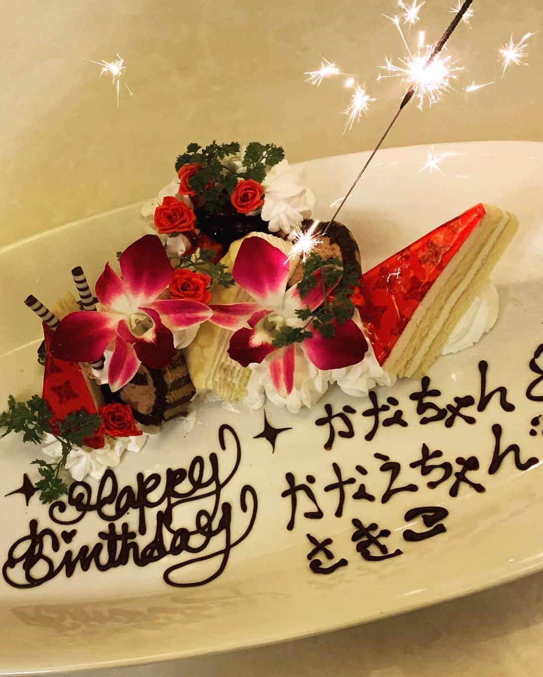 瀬口かなさんのインスタグラム写真 - (瀬口かなInstagram)「今年もクリさんにお祝いしてもらいました😍💗 誕生日が近い3人とー✨ クリさん毎年ありがとうございます🙇‍♀️ クリさん御用達のTejiさん、料理も美味しいし店員さんみんな優しくていつも来るの楽しみっ😝✨ #tejitokyo #新宿グルメ #歌舞伎町」9月19日 22時21分 - seguchikana