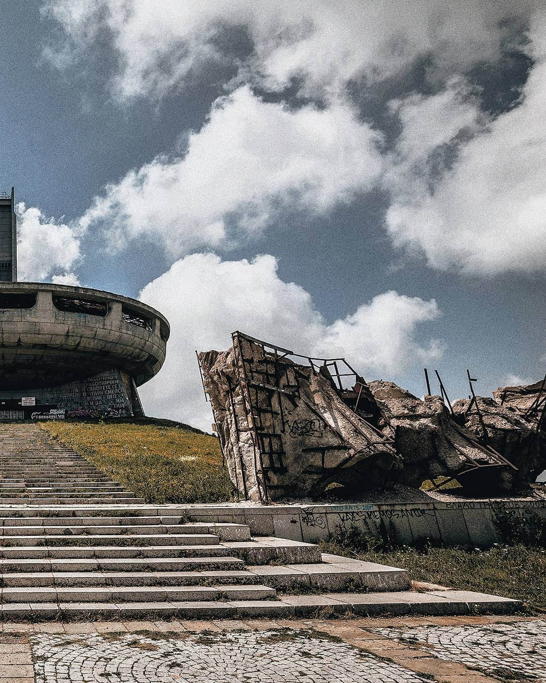 Berlin Tokyoさんのインスタグラム写真 - (Berlin TokyoInstagram)「Between the shadow of the former glory and light of the future yet to come, the only truth lies before your eyes - all things must pass. . #tbt . You can find my photo book about abandoned places I've been captured last 3 years in Berlin, Germany, Europe and Japan on Amazon. Please search ( Silent World , Yuto Yamada ) or check my website yuto-yamada.com . 過去３年間ベルリンを中心に世界の廃墟を撮影した廃墟写真集「 Silent world 」パイインターナショナルより絶賛発売中です。全国の書店、Amazon、7netなどで購入可能です。  ISBN-10: 4756250009 ISBN-13: 978-4756250001」9月19日 22時27分 - tokio_kid