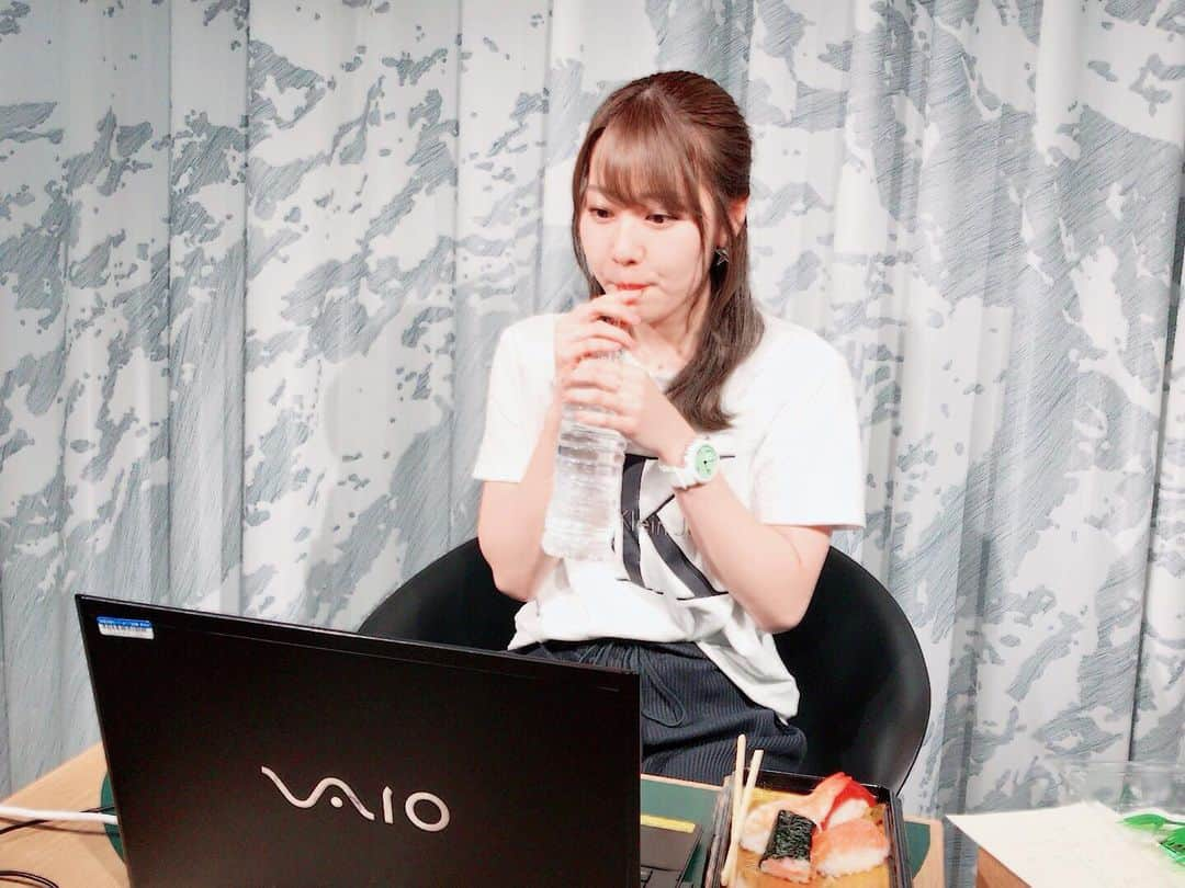 門脇佳奈子さんのインスタグラム写真 - (門脇佳奈子Instagram)「⭐️ またお寿司食べながら #youtube 生配信したいな🍣😋😋😋」9月19日 22時35分 - kanakoofficial