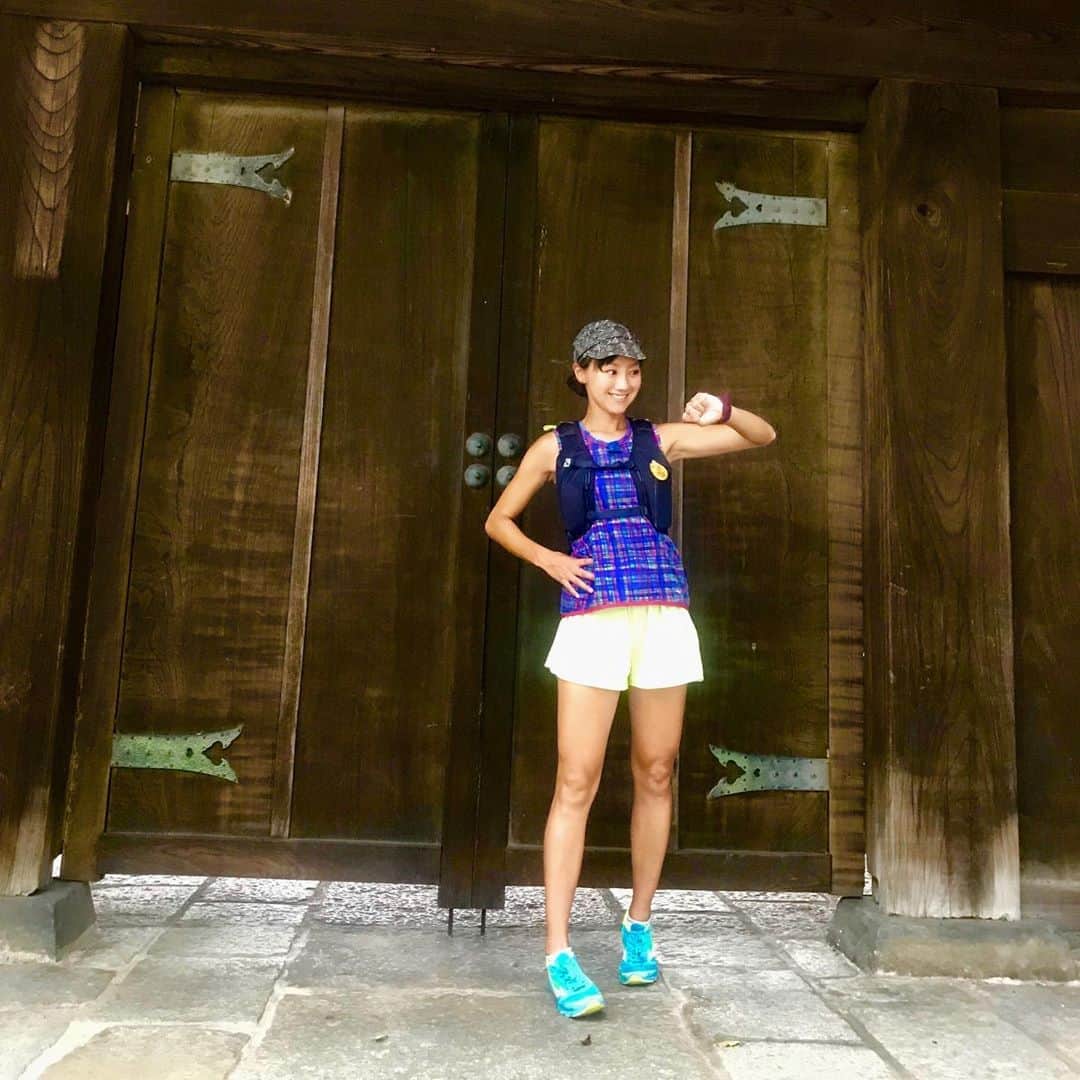 のインスタグラム：「旅ラン行って来ましたぁ🏃  NHK  BSプレミアム ✨ふらっとあの街旅ラン10キロ✨  また新たな景色や人との出会いがありました😊 走ってしか見られない光景や気付かない事‼️ 走って旅をして、また新たな街の魅力に触れた1日🥰  この写真を見て、場所がわかる方はいるかしら…😆（笑）  詳しくは情報解禁になりましたらお知らせしますね🎉🎉🎉 放送日は…  10月23日(水)  午後7時30分～  の予定です✋  ぜひご覧いただけたら嬉しいです㊗️よろしくお願いします😍  #知らなかった #景色 #風景 #場所 #新たな #発見 #NHK #BS #プレミアム #ふらっとあの街旅ラン10キロ #10月23日 #水曜日 #放送予定 #love #running #run #走る #mizuno #🏃 #☀️ #❤」