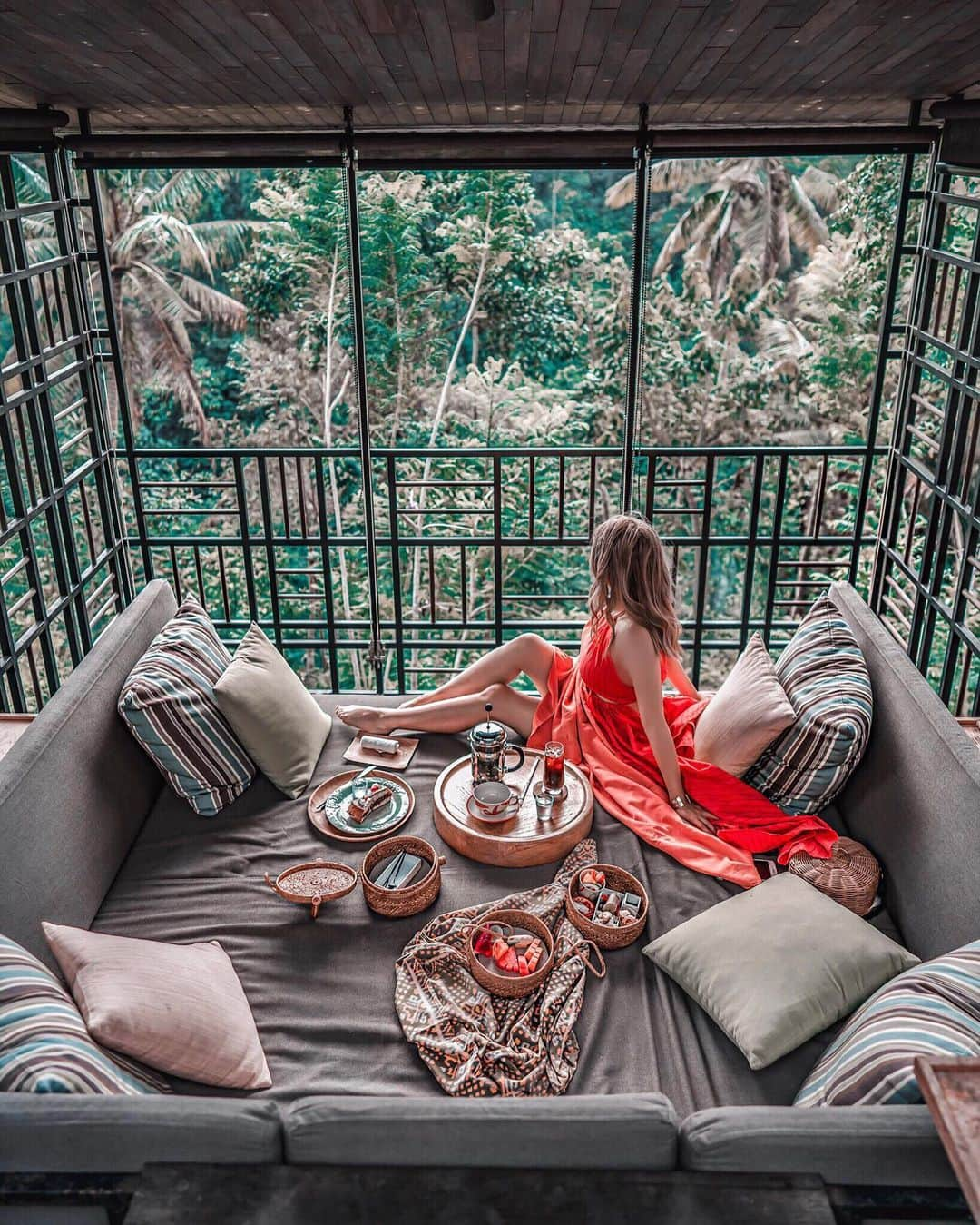 Stella Leeさんのインスタグラム写真 - (Stella LeeInstagram)「My breakfast and working space view is the goal 💖💖💖 #hoshinoyabali #bali #ubud #hoshinoya #hoshinoresorts #dametraveler」9月19日 22時50分 - stellalee92