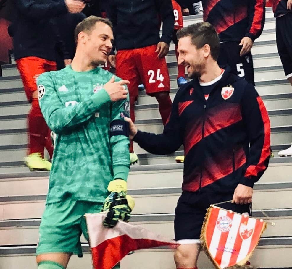 マルコ・マリンのインスタグラム：「Start of the new @championsleague season. Was nice seeing you again @manuelneuer.  Zvezdaši, hvala na fantastičnoj podršci. Vi ste sinoć pobedili.🔴⚪️」