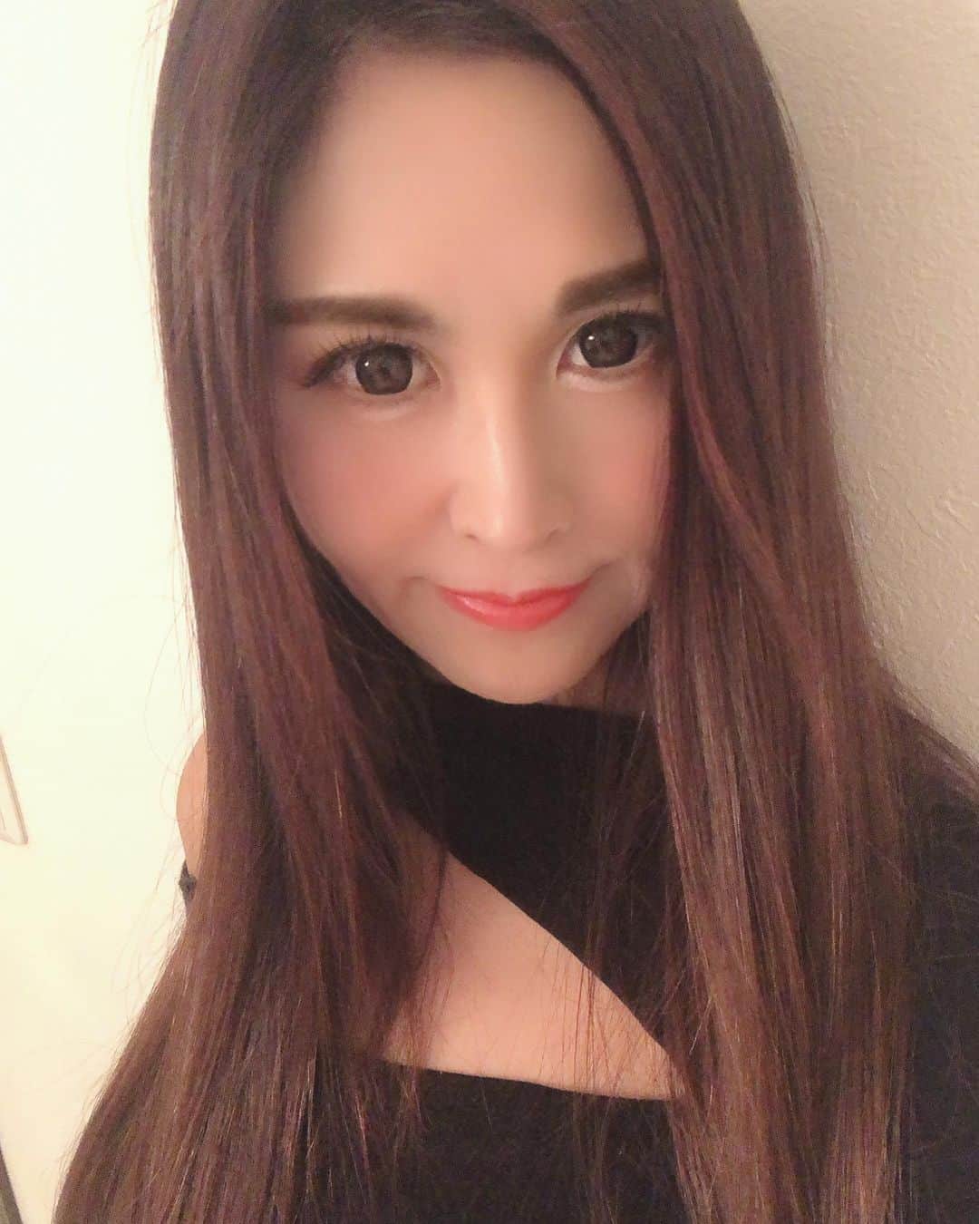 のインスタグラム：「「越野矢素子ビューティトークランチ会」の第2回目を開催致します。 いつまでも輝き続けたい女性に向けてボディメイク、メイク法など私が日々行なっている秘密をお話したいと思います✨  又、これからミス、ミセスコンテストを目指す方に向けて私が世界大会に出るまでのストーリーを交えてコンテストアドバイザーとしての目線でお話出来たらと思っています✨  日時 10月11日（金）12時から14時過ぎ予定  場所  京都市内ラグジュアリーホテル  参加費用  12000円（ランチ代込み）  お申込みはDMからお願い致します🤲」